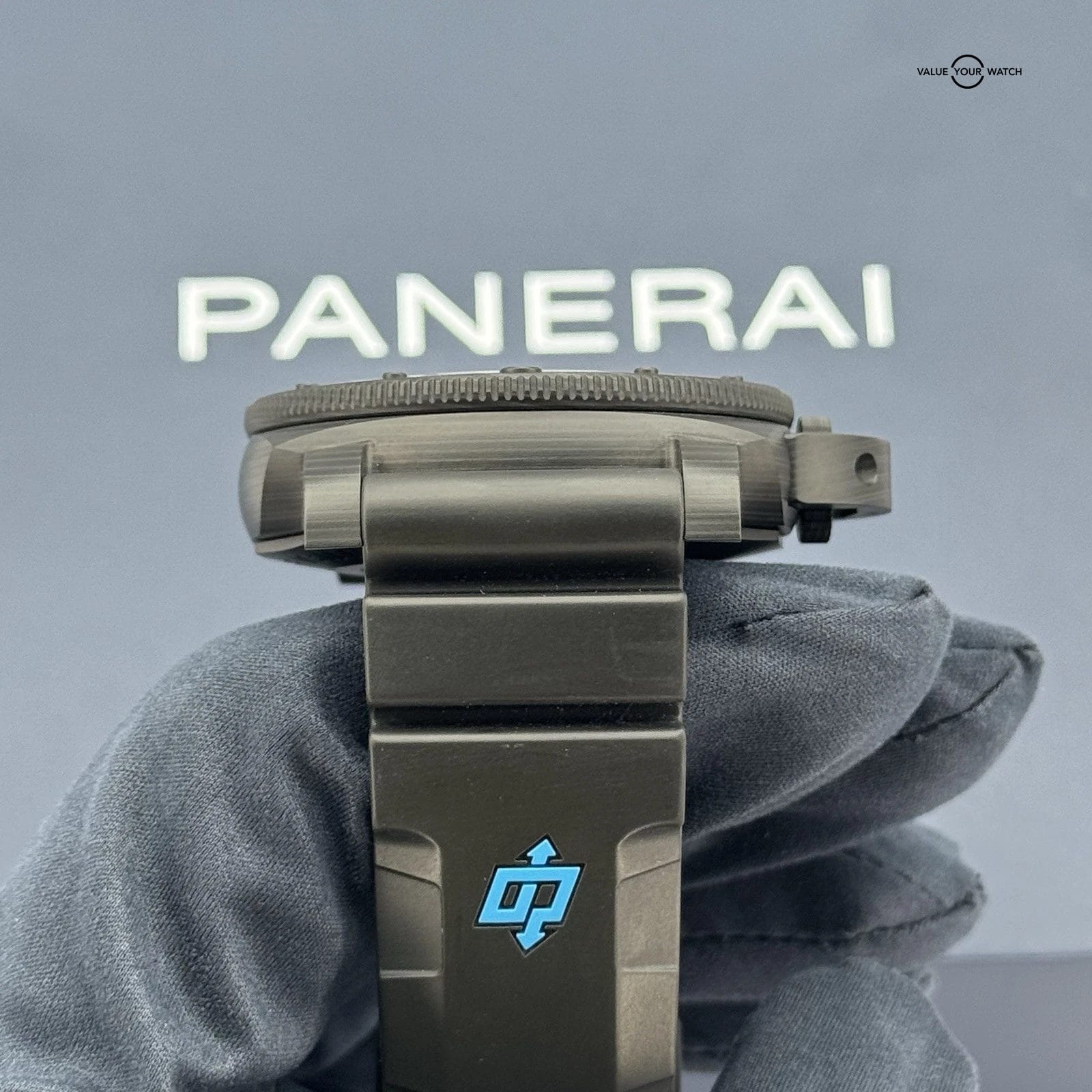 2023 Panerai Submersible Carbotech Black w/ Blue 42mm PAM00960 - Excellent! - Image 6