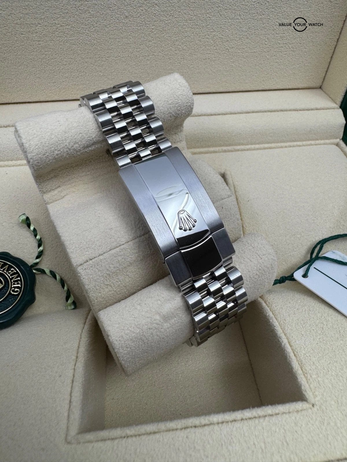 2023 MINT Green Dial Fluted Jubilee Rolex Date Just 41mm Fluted Mint 126334 - Image 2