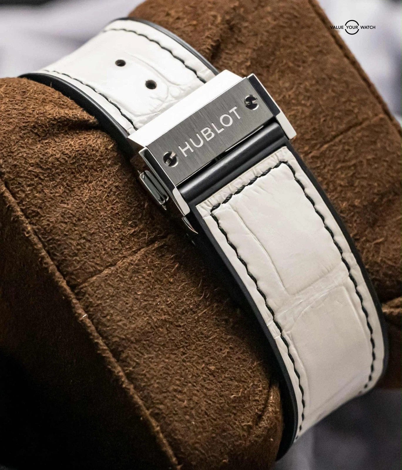 Hublot Classic Fusion Aerofusion Titanium Diamonds 45 mm 525.NX.0170.LR.1104 - Image 3