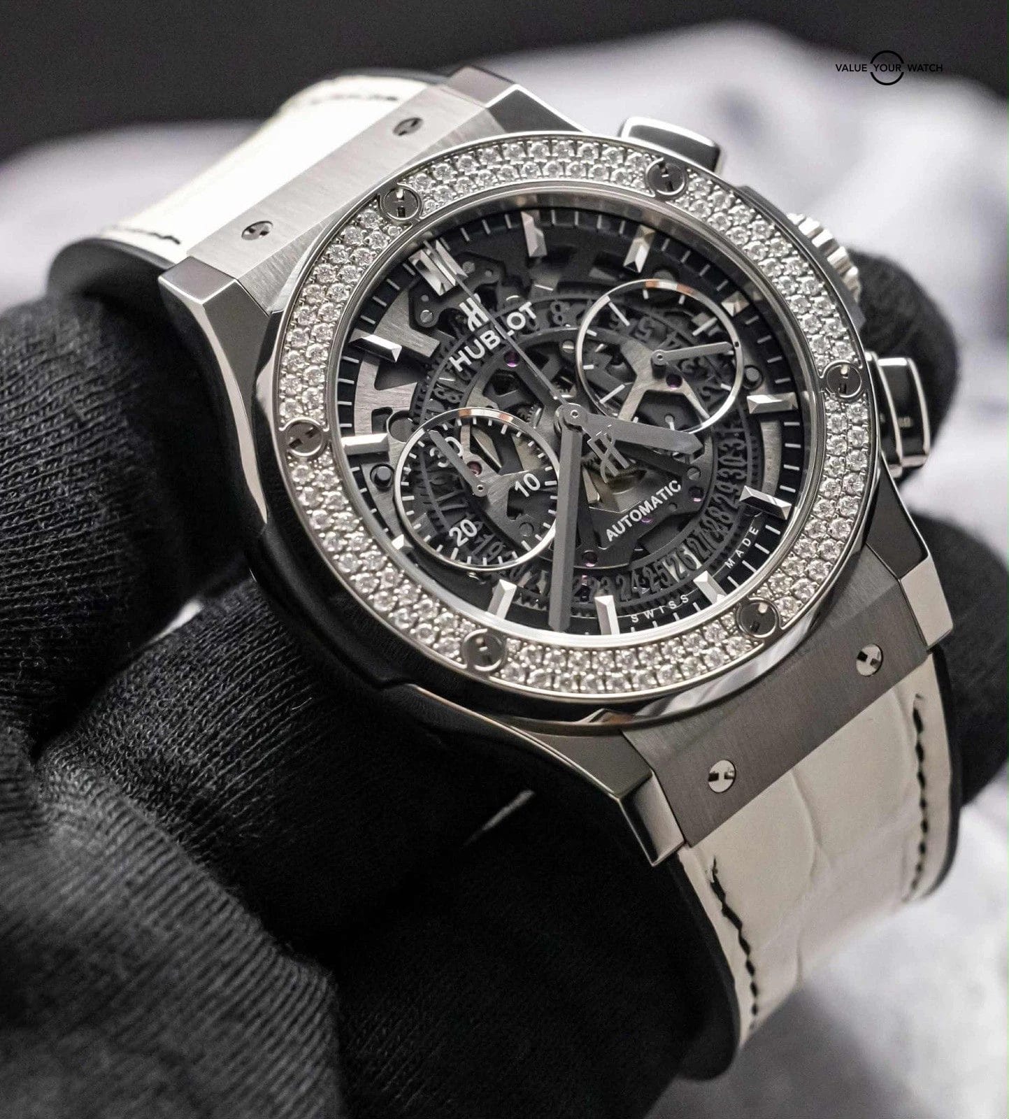 Hublot Classic Fusion Aerofusion Titanium Diamonds 45 mm 525.NX.0170.LR.1104 - Image 11