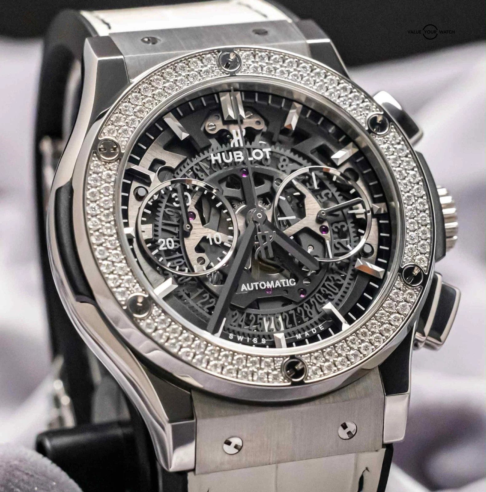 Hublot Classic Fusion Aerofusion Titanium Diamonds 45 mm 525.NX.0170.LR.1104 - Image 13