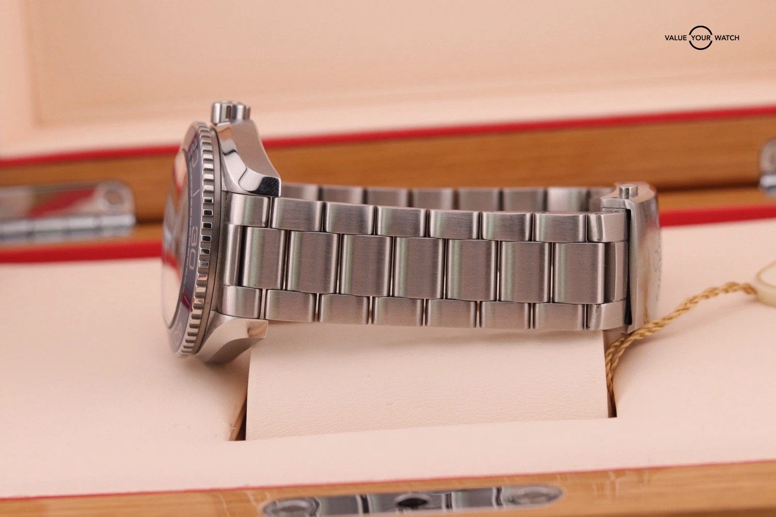 2025 OMEGA Seamaster Planet Ocean 600M 39.5mm 215.30.40.20.03.001 - Image 3