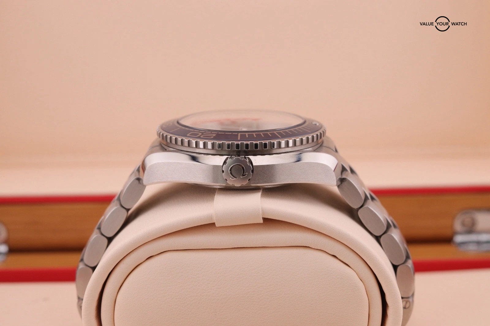 2025 OMEGA Seamaster Planet Ocean 600M 39.5mm 215.30.40.20.03.001 - Image 7