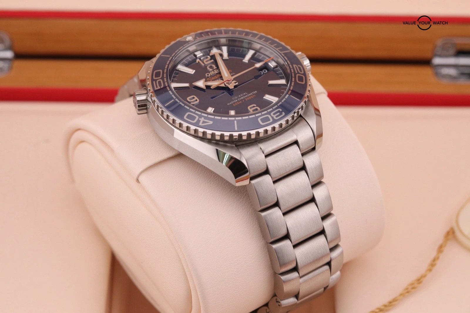 2025 OMEGA Seamaster Planet Ocean 600M 39.5mm 215.30.40.20.03.001 - Image 9