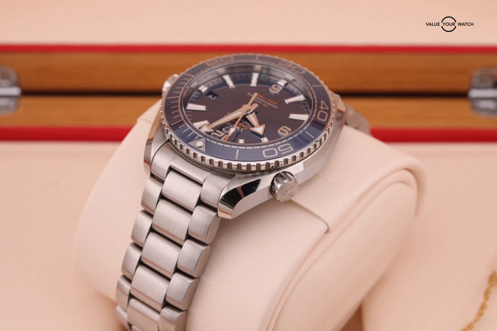 2025 OMEGA Seamaster Planet Ocean 600M 39.5mm 215.30.40.20.03.001 - Image 10