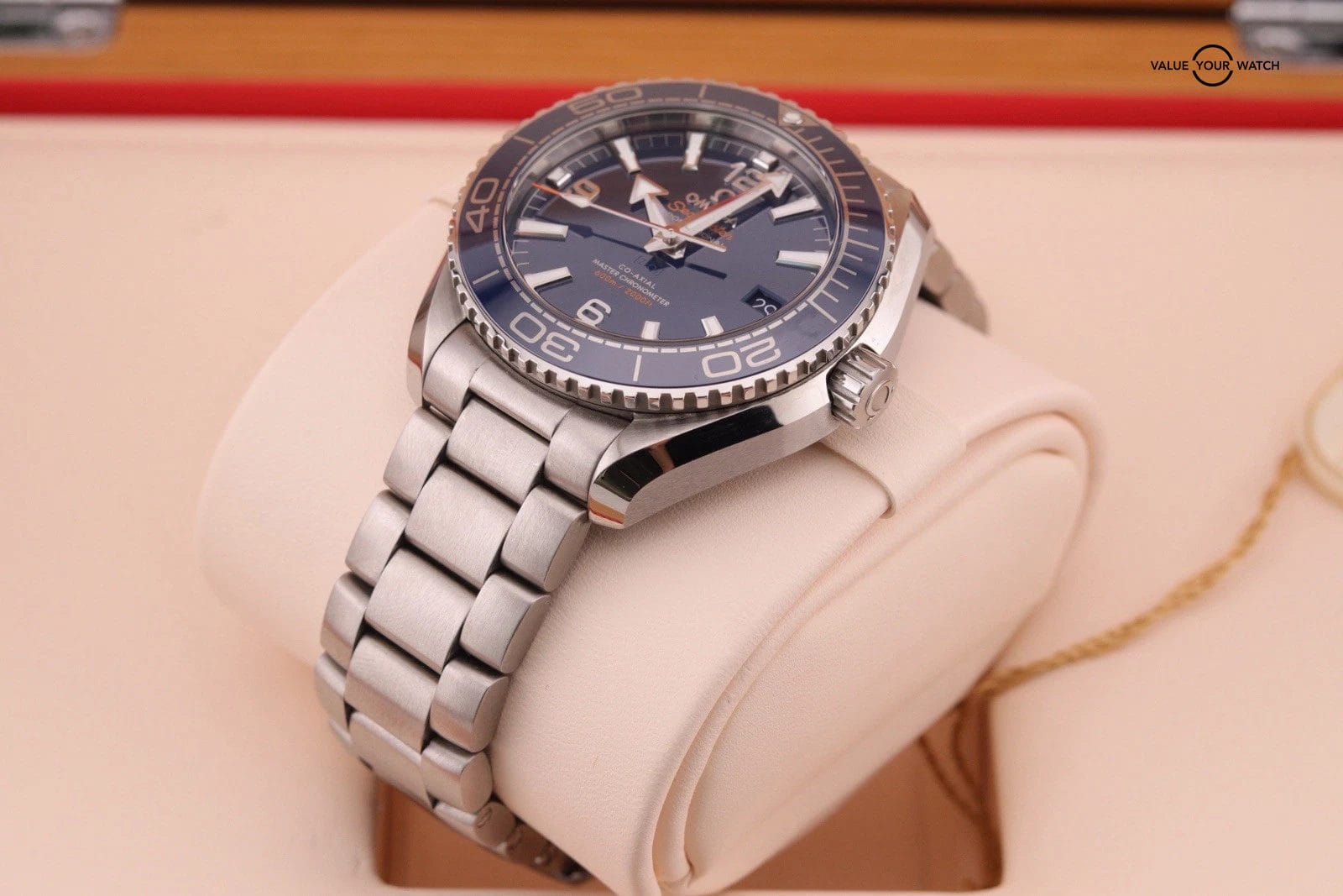 2025 OMEGA Seamaster Planet Ocean 600M 39.5mm 215.30.40.20.03.001 - Image 12