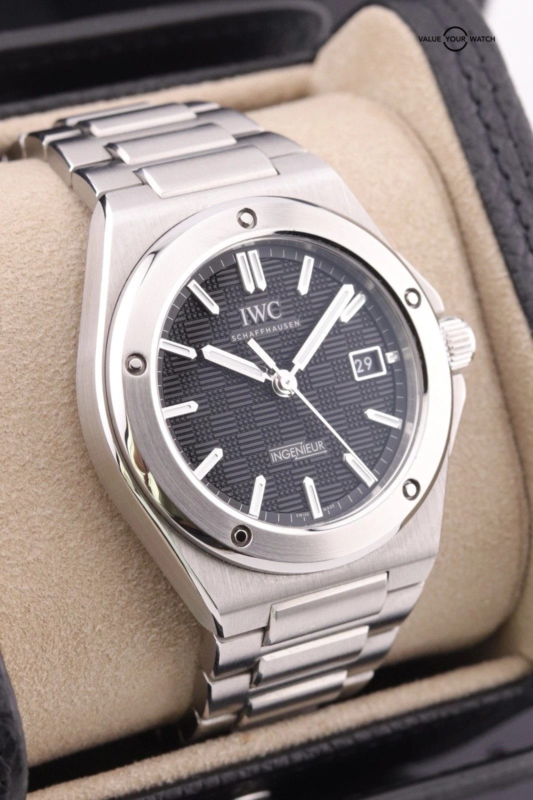 2025 IWC Ingenieur Automatic 40mm IW328901 Complete Set - Image 4