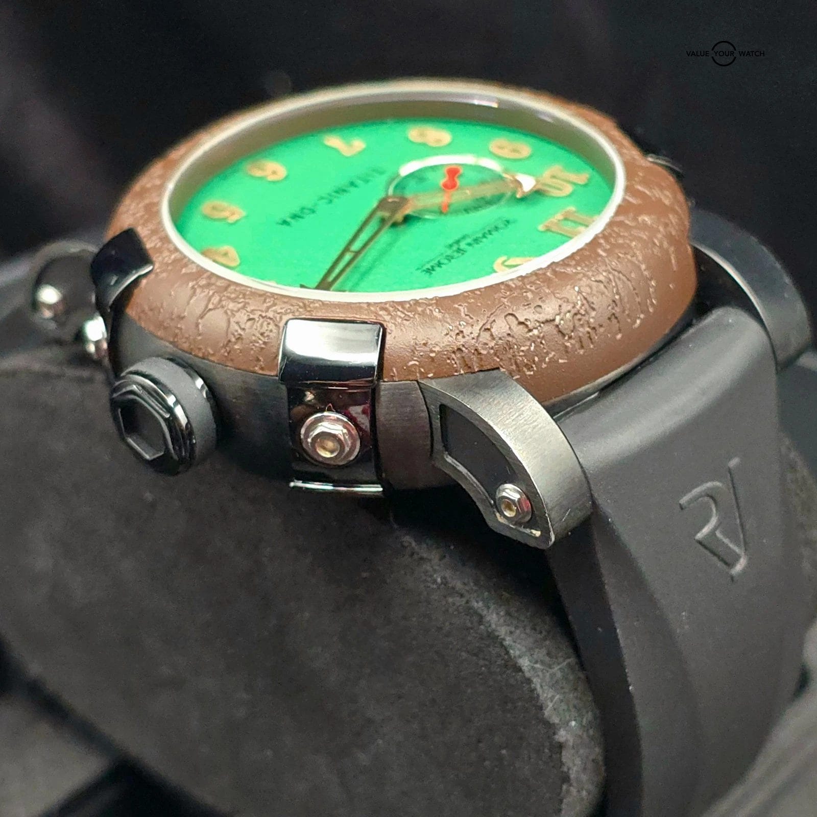 Romain Jerome Titanic DNA, 46mm Black PVD steel w textured Green dial. Full set! - Image 5