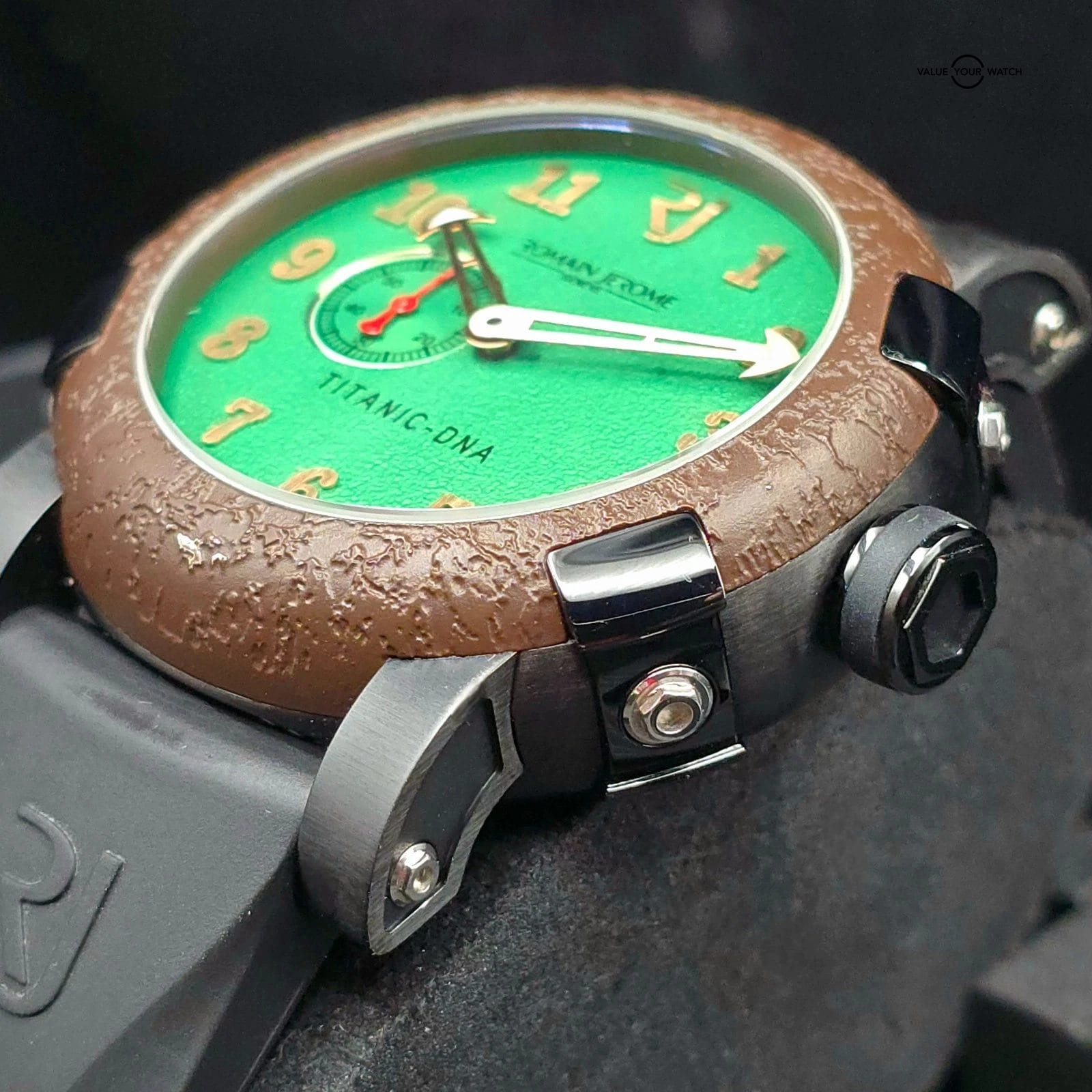 Romain Jerome Titanic DNA, 46mm Black PVD steel w textured Green dial. Full set! - Image 6