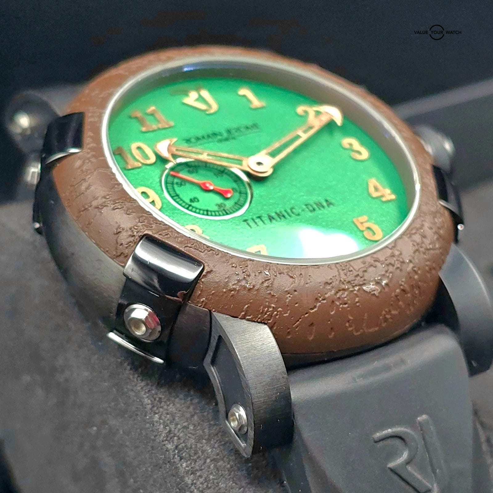 Romain Jerome Titanic DNA, 46mm Black PVD steel w textured Green dial. Full set! - Image 7