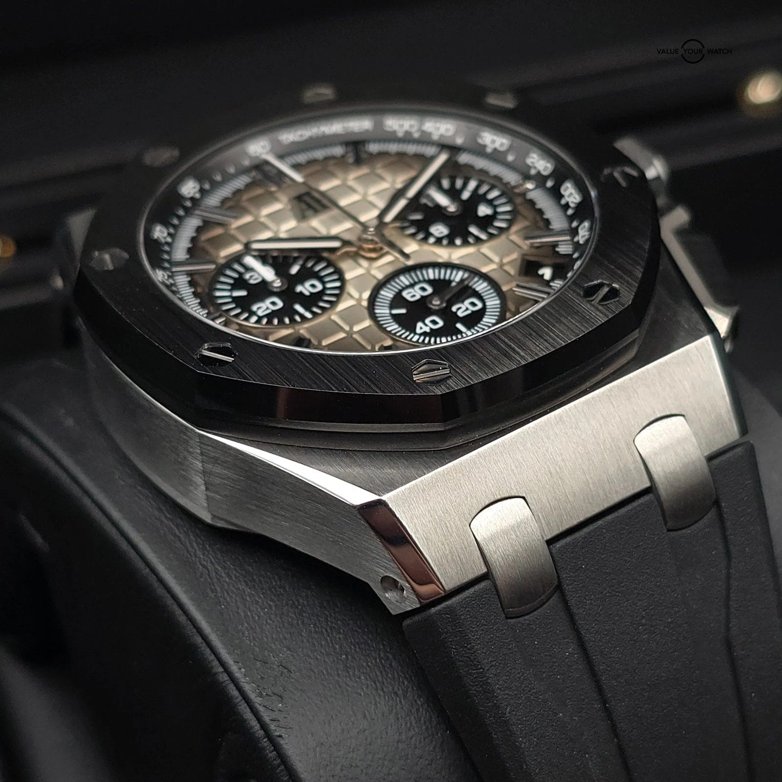Audemars Piguet Royal Oak Offshore Smoked Taupe 43mm, flyback chrono full set! - Image 9