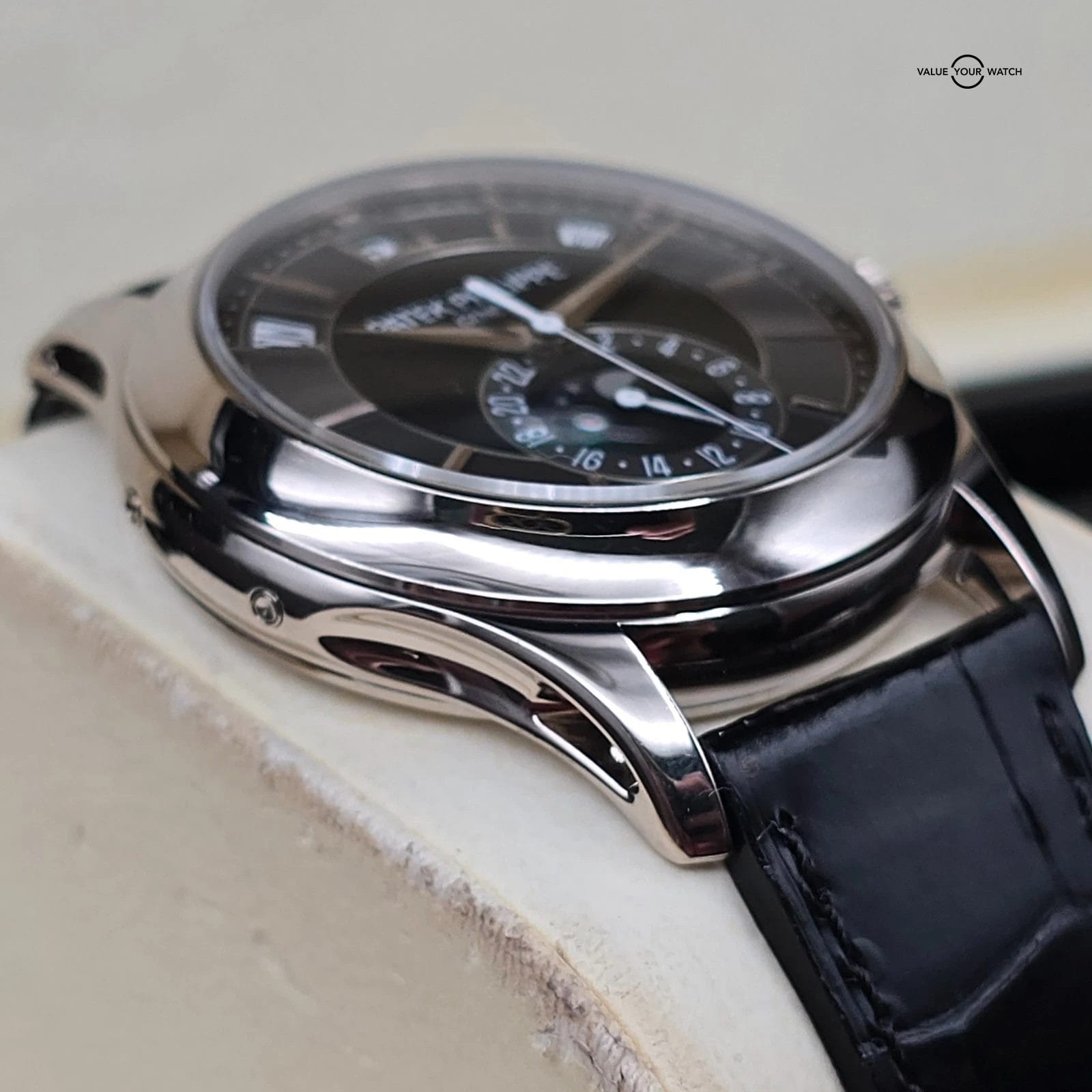 Patek Phillipe Annual Calendar Moonphase, 40mm WG Rhodium/Black dial, Full Set! - Image 9