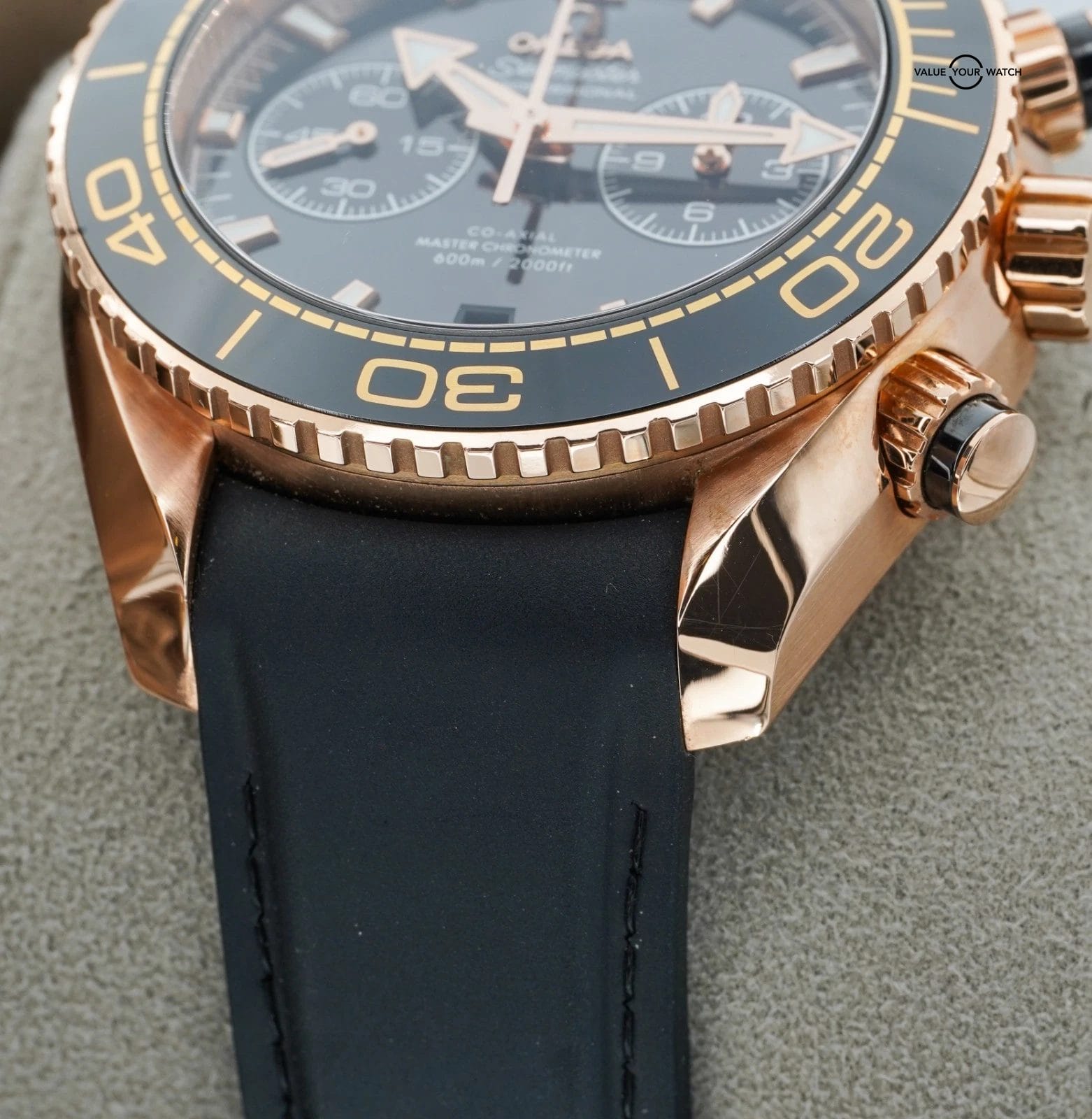 Omega Seamaster Planet Ocean Sedna Gold 45.5mm Black Dial 600m BOXES/PAPERS! - Image 5