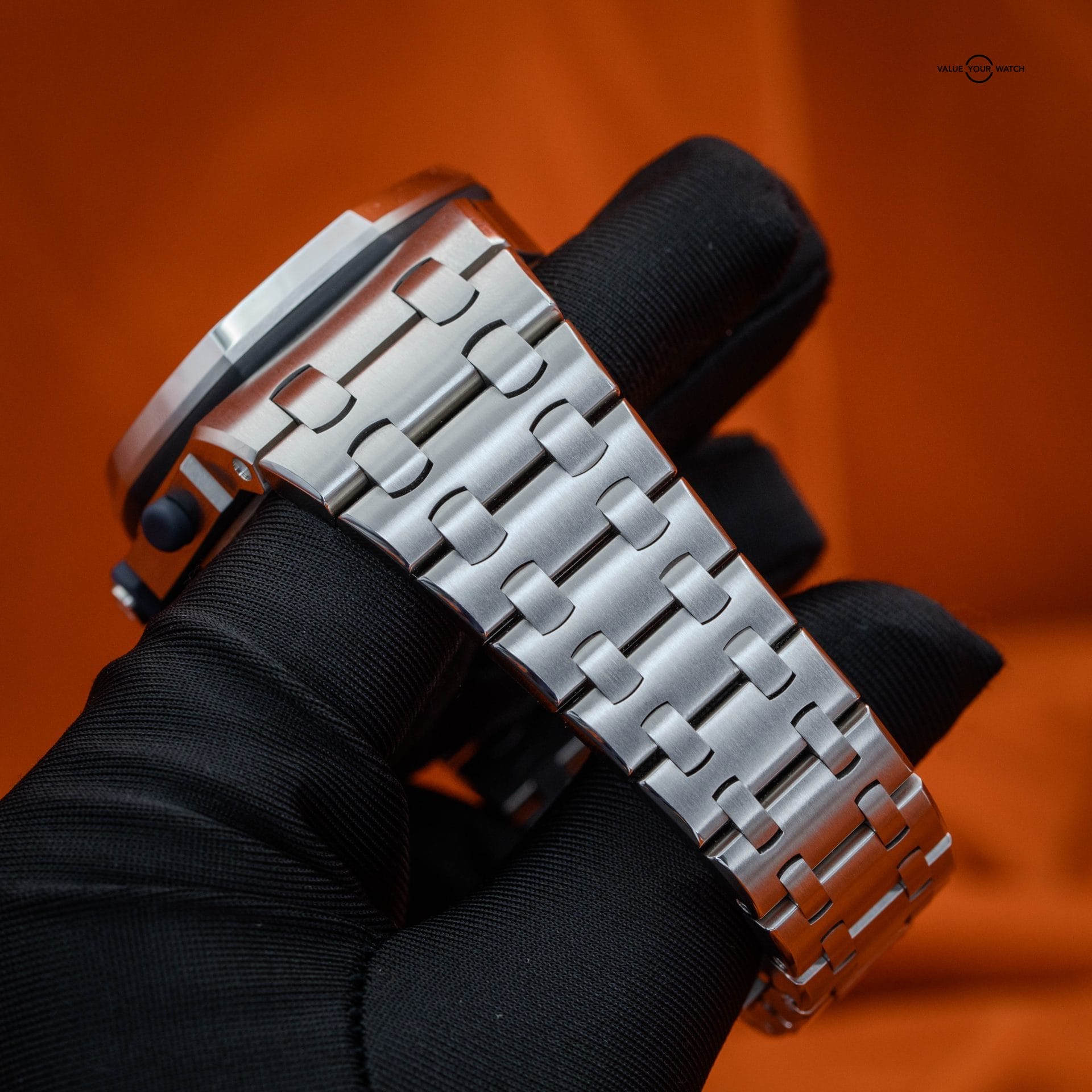 Audemars Piguet Royal Oak Offshore “Beast” 26237ST — Box & Papers!
 - Image 8