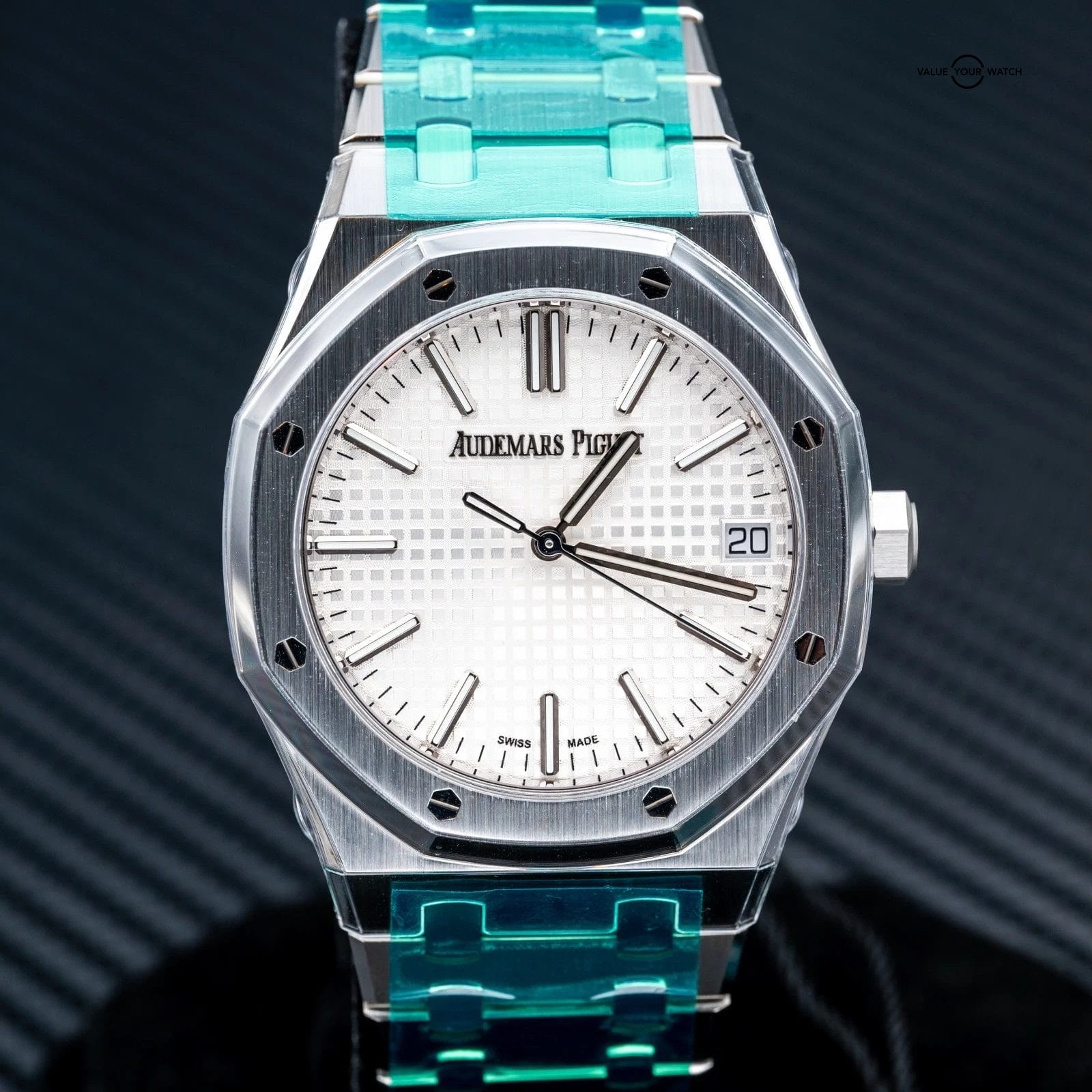 NEW 2025 Audemars Piguet Royal Oak 41mm 15510ST.OO.1320ST.08 White / Silver Dial