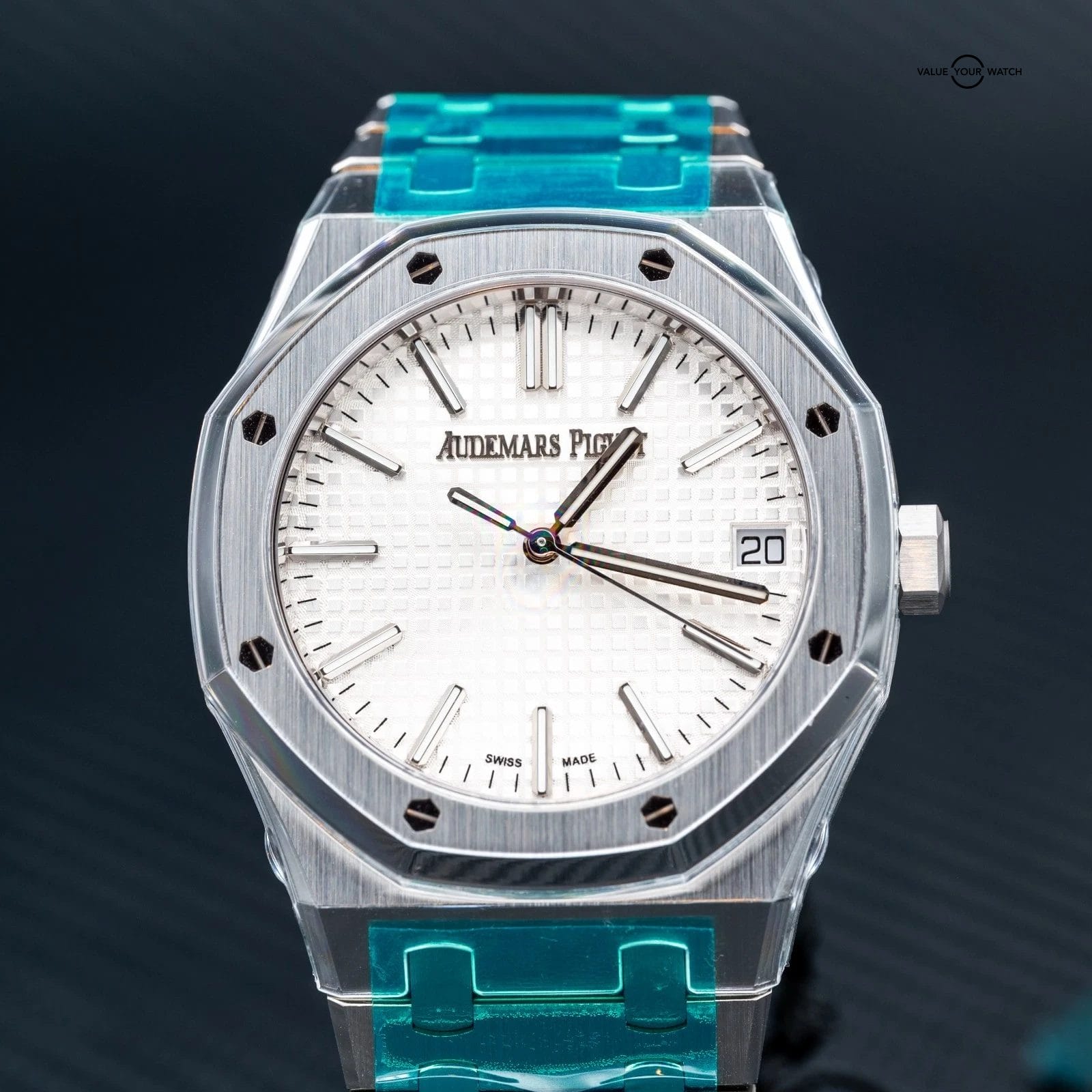 NEW 2025 Audemars Piguet Royal Oak 41mm 15510ST.OO.1320ST.08 White / Silver Dial - Image 9