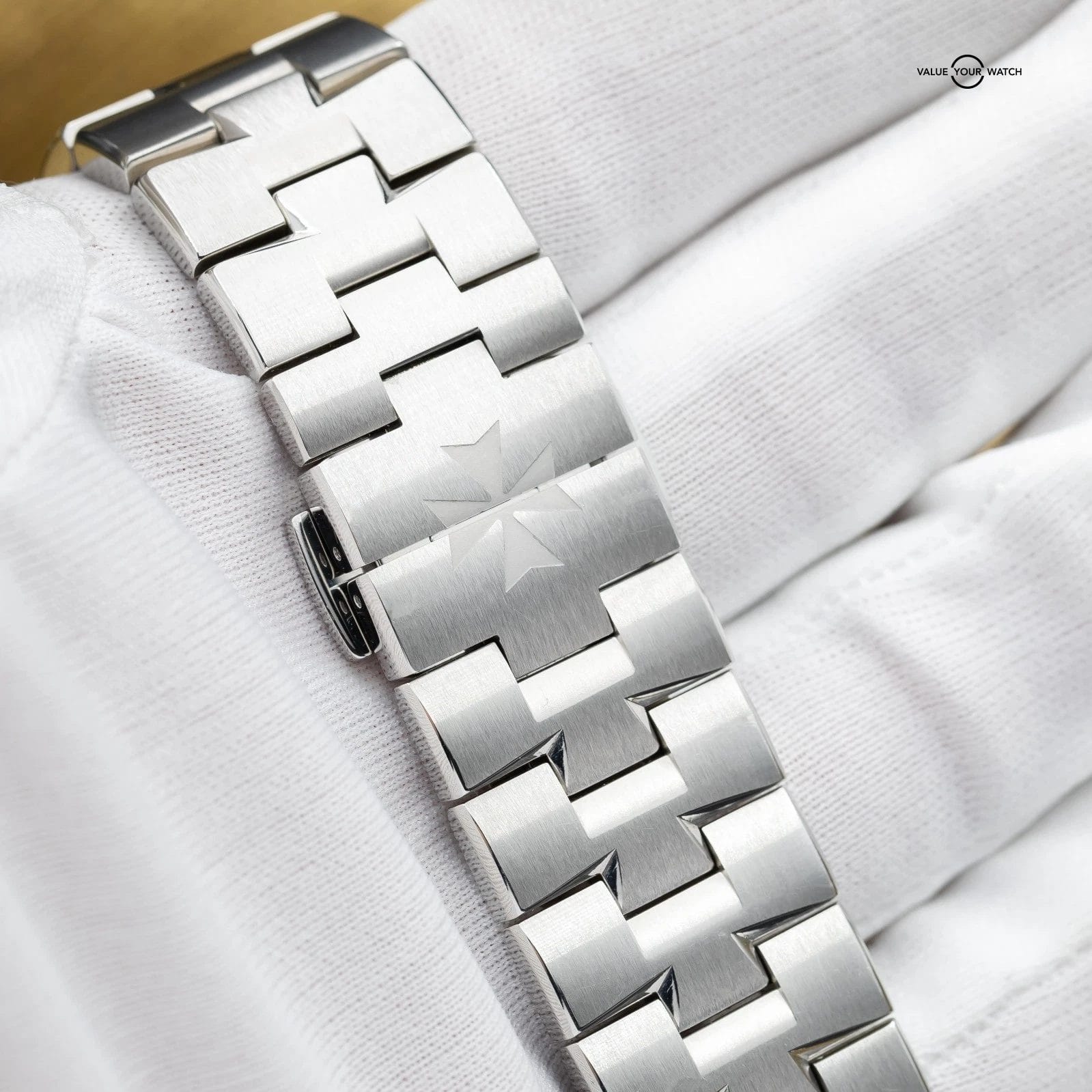 Vacheron Constantin Overseas Dual Time 7900V 41mm Blue Dial Full Set All Straps - Image 11