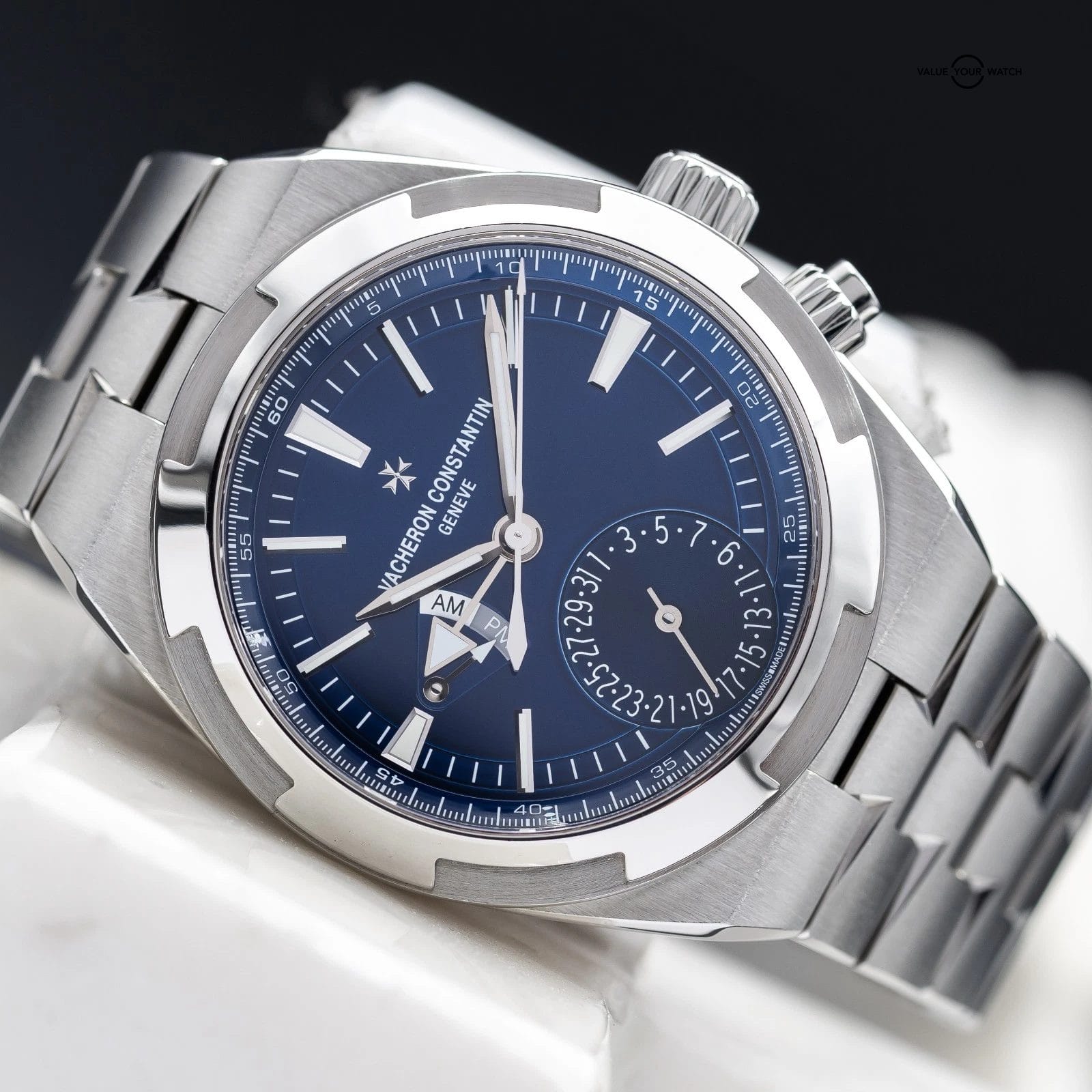 Vacheron Constantin Overseas Dual Time 7900V 41mm Blue Dial Full Set All Straps - Image 17