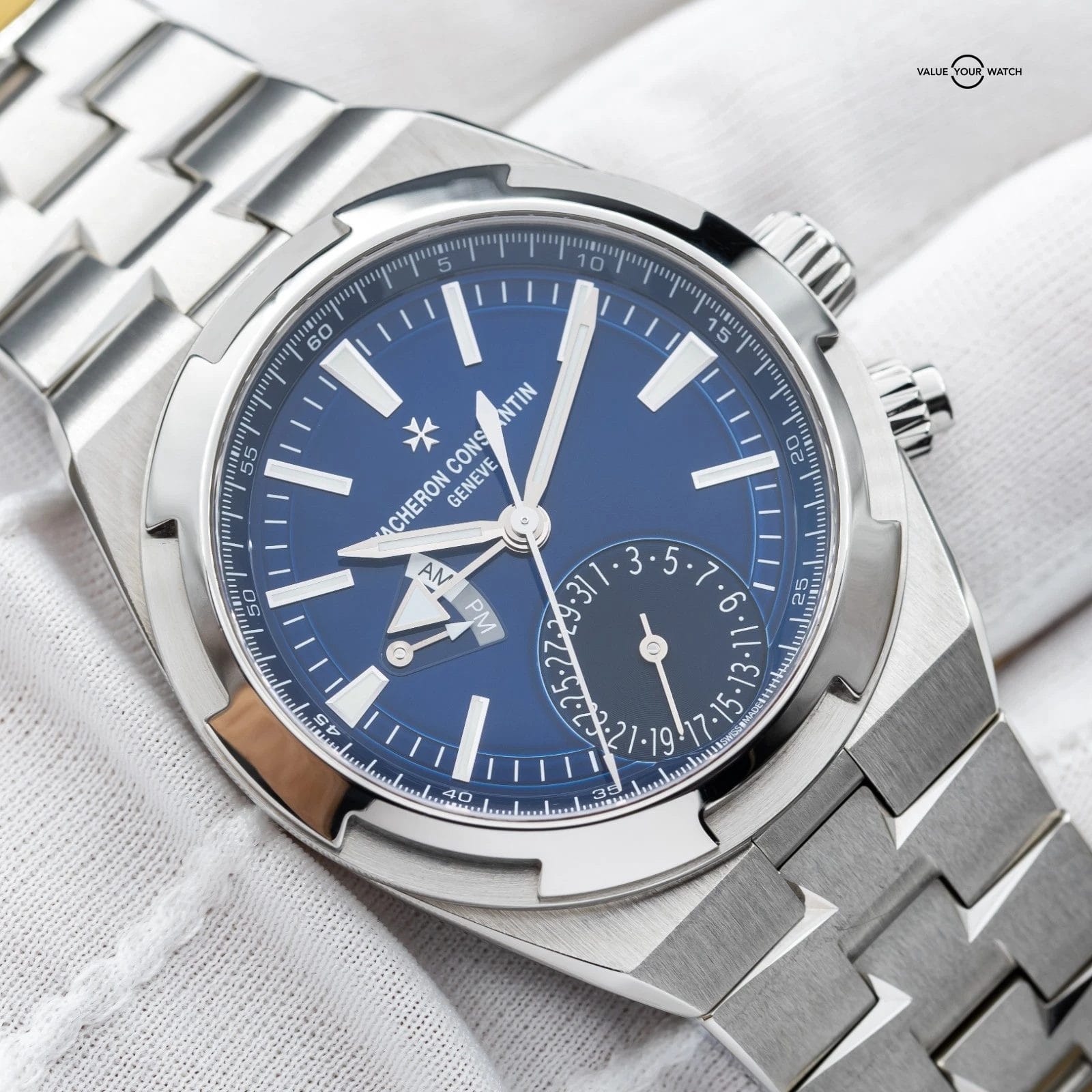 Vacheron Constantin Overseas Dual Time 7900V 41mm Blue Dial Full Set All Straps - Image 18