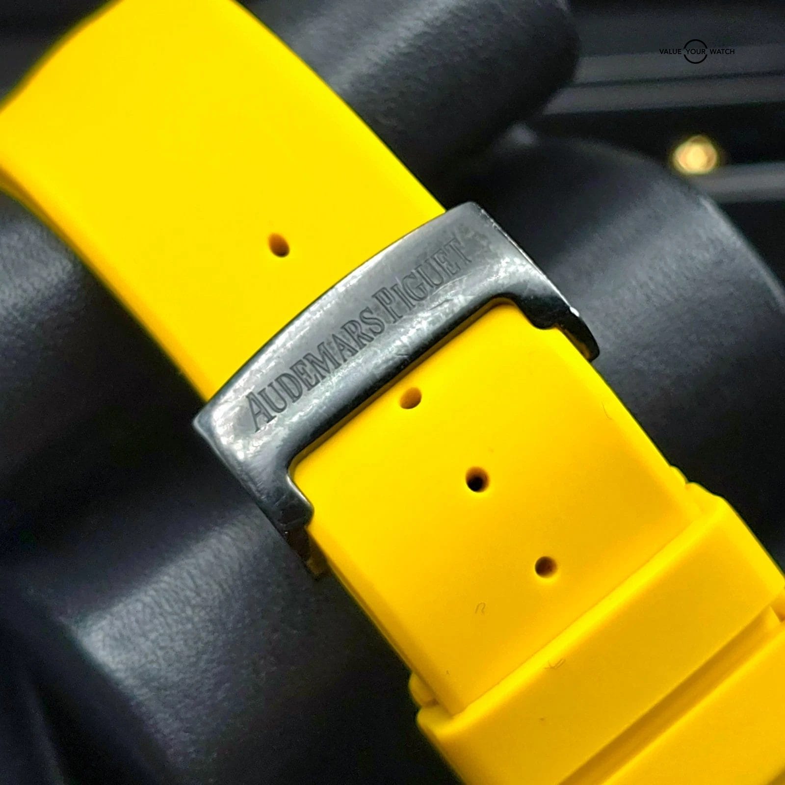 Audemars Piguet Royal Oak Offshore Bumble Bee Forged Carbon Black Yellow Box/pap - Image 4