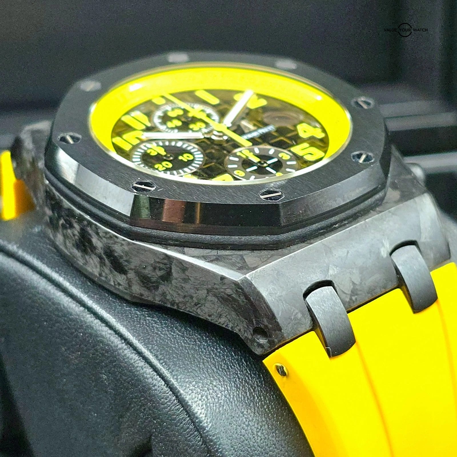 Audemars Piguet Royal Oak Offshore Bumble Bee Forged Carbon Black Yellow Box/pap - Image 6