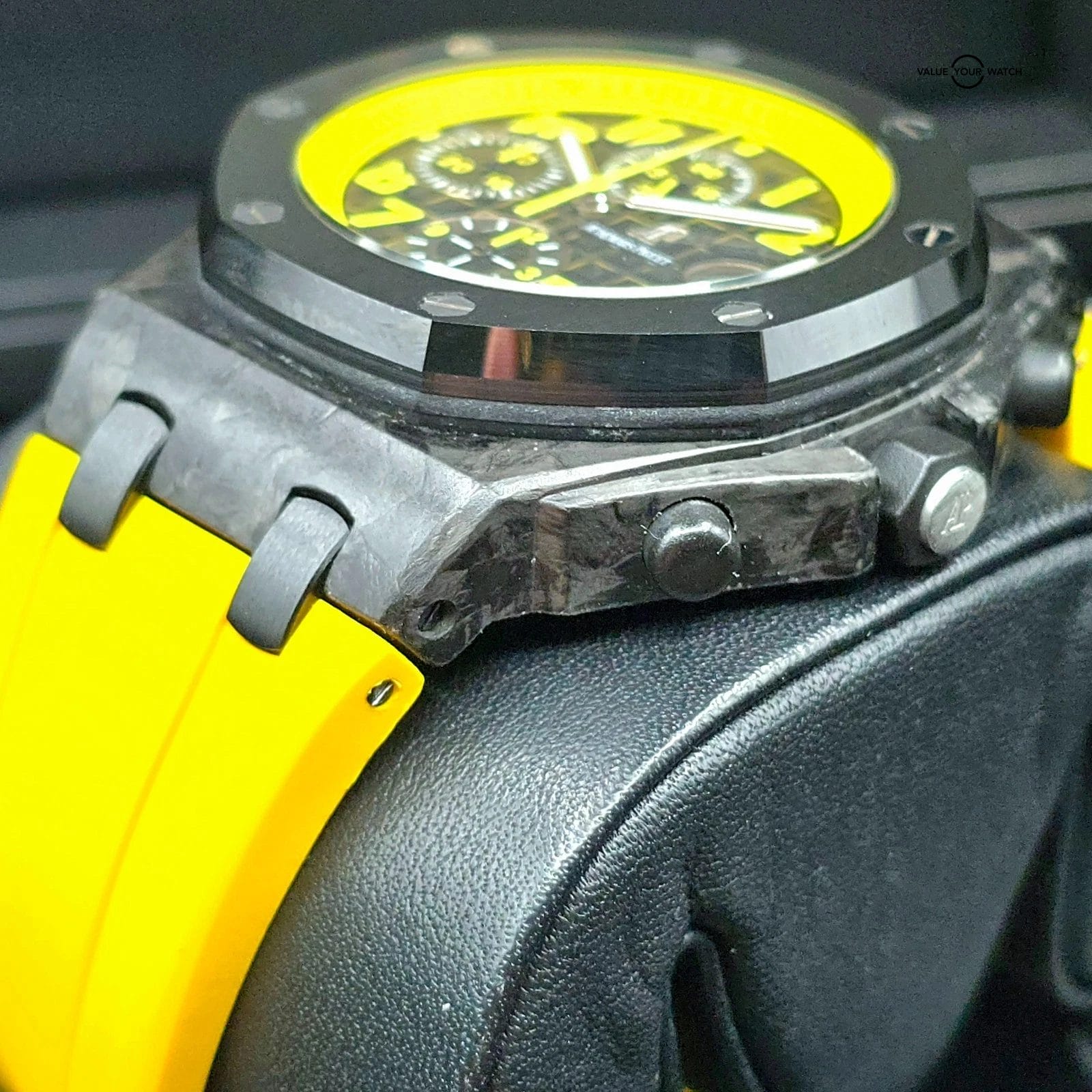 Audemars Piguet Royal Oak Offshore Bumble Bee Forged Carbon Black Yellow Box/pap - Image 10