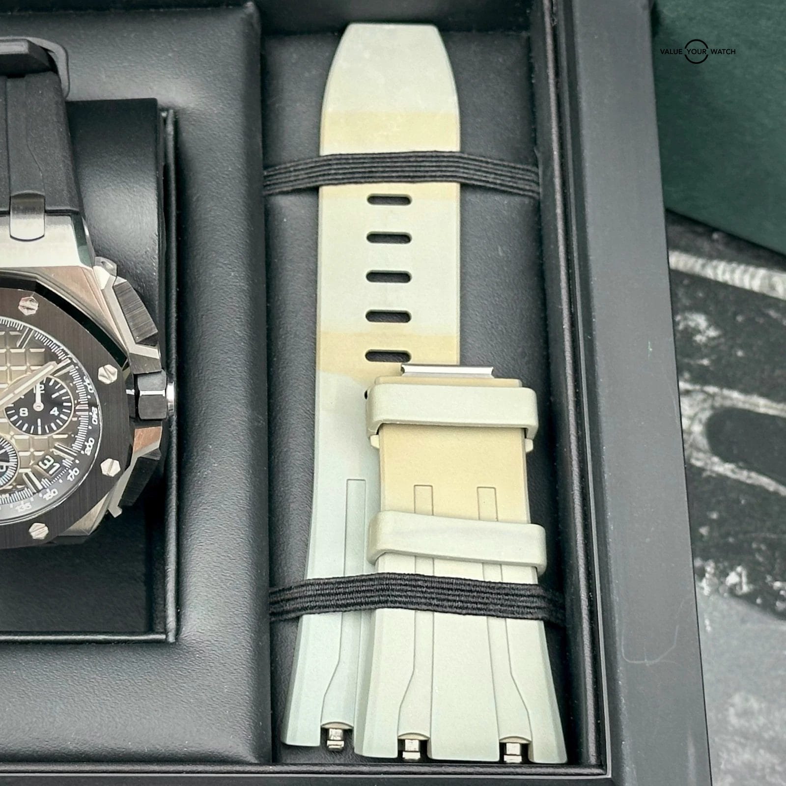 Audemars Piguet Royal Oak Offshore Chronograph 26420S0.00.A600CA.01 Smoke Dial43 - Image 12