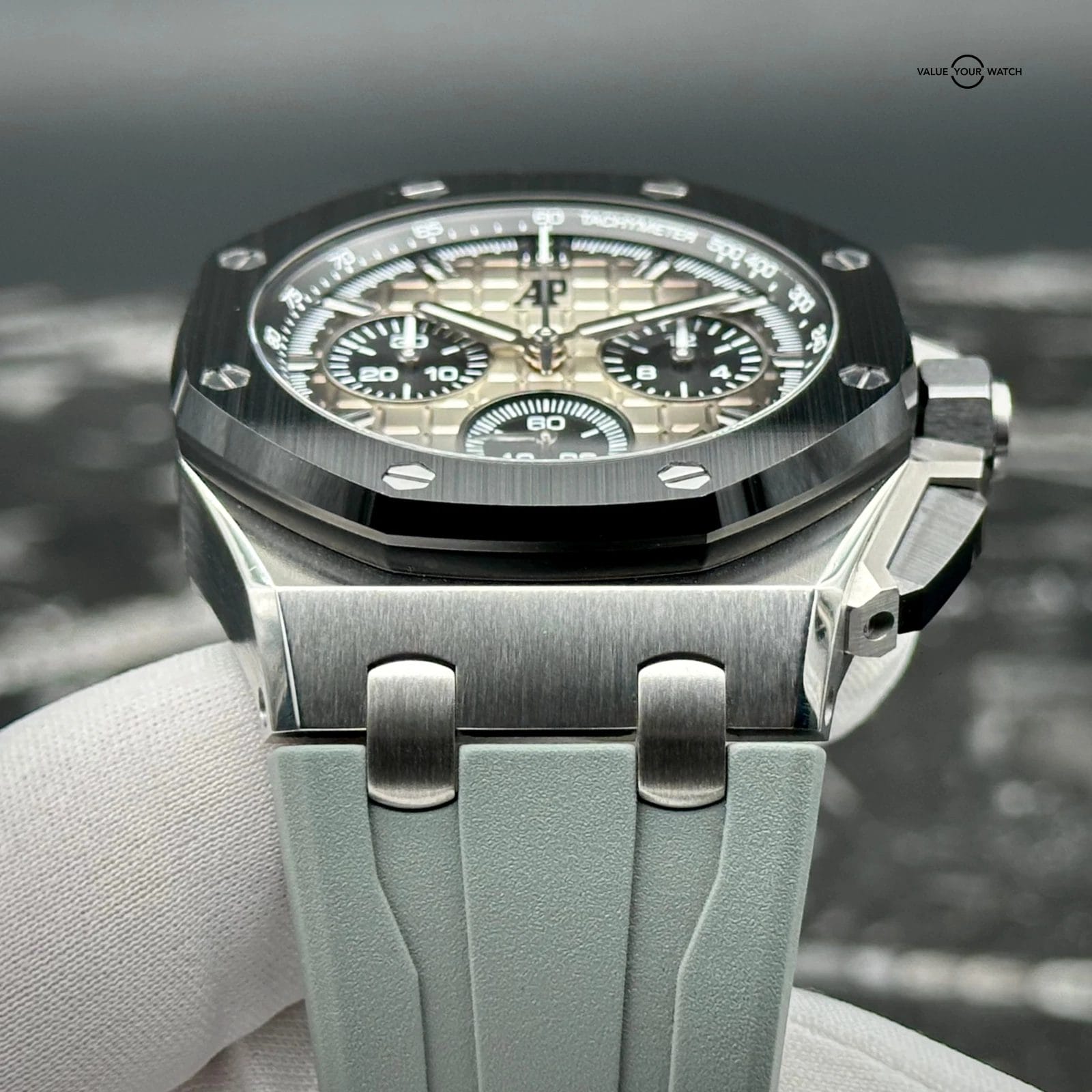 Audemars Piguet Royal Oak Offshore Chronograph 26420S0.00.A600CA.01 Smoke Dial43 - Image 15