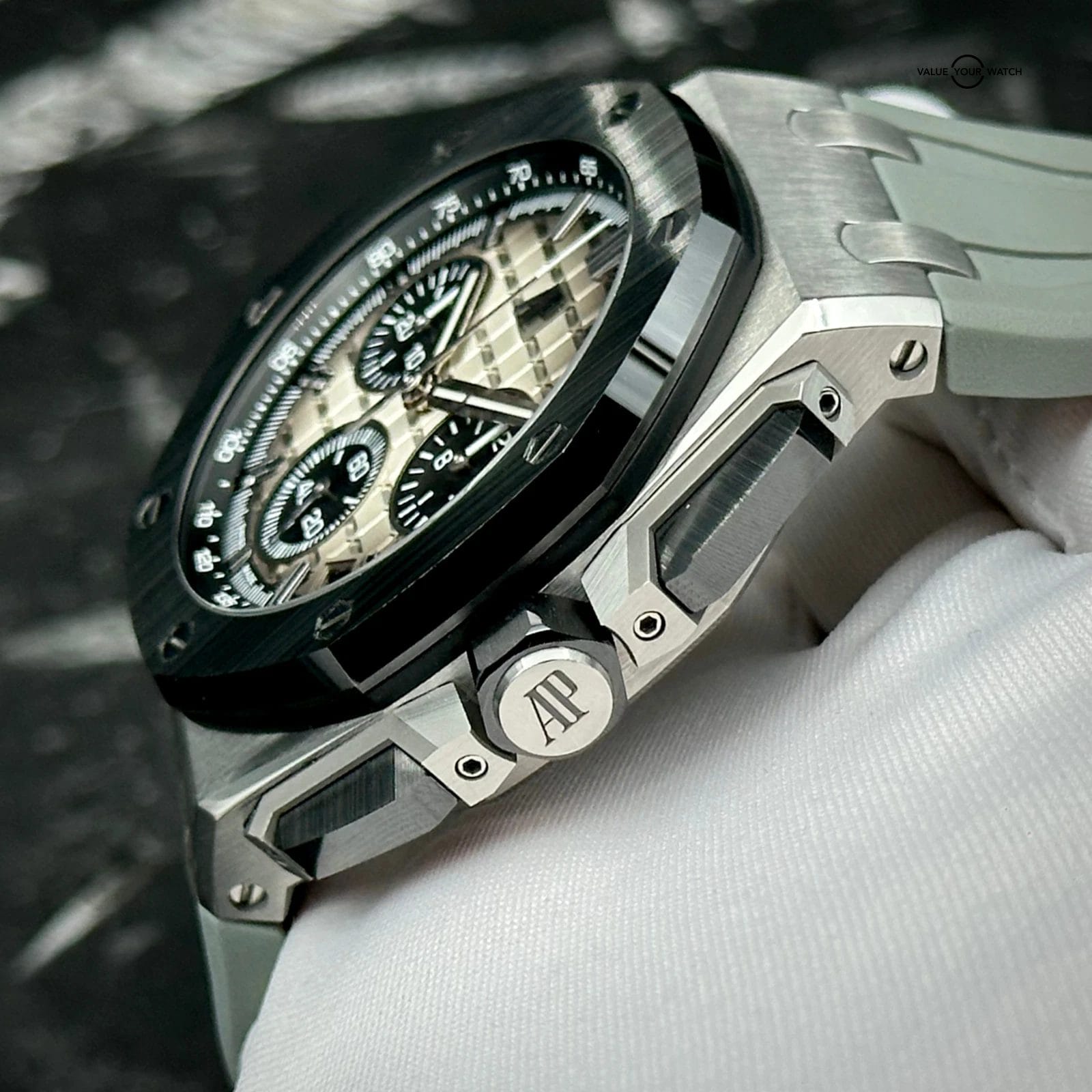 Audemars Piguet Royal Oak Offshore Chronograph 26420S0.00.A600CA.01 Smoke Dial43 - Image 16
