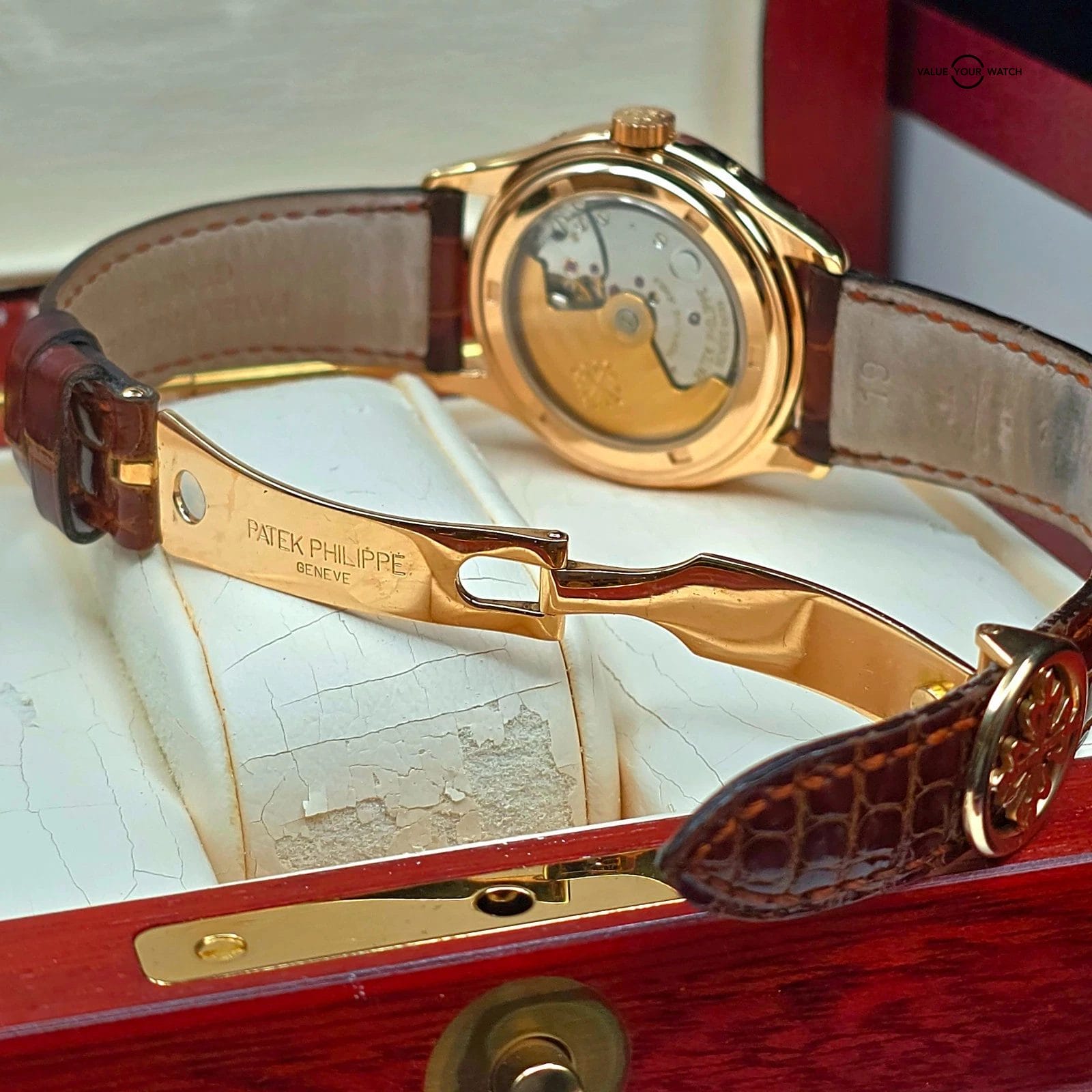 Patek Annual Calendar Complications in 37mm of 18k yellow gold. Ref. 5035J - Image 7