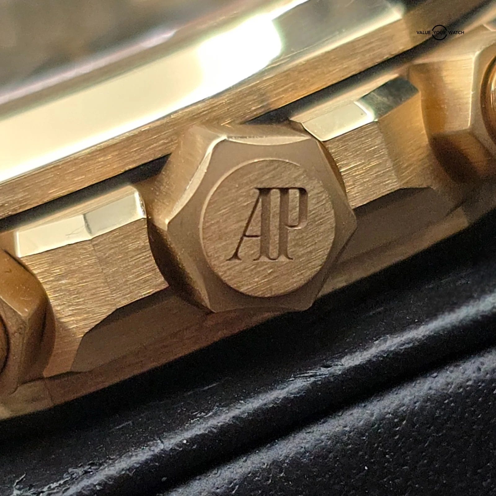 Audemars Piguet Royal Oak Chronograph, 1 of 125 Green dial in 18k Yellow Gold - Image 4