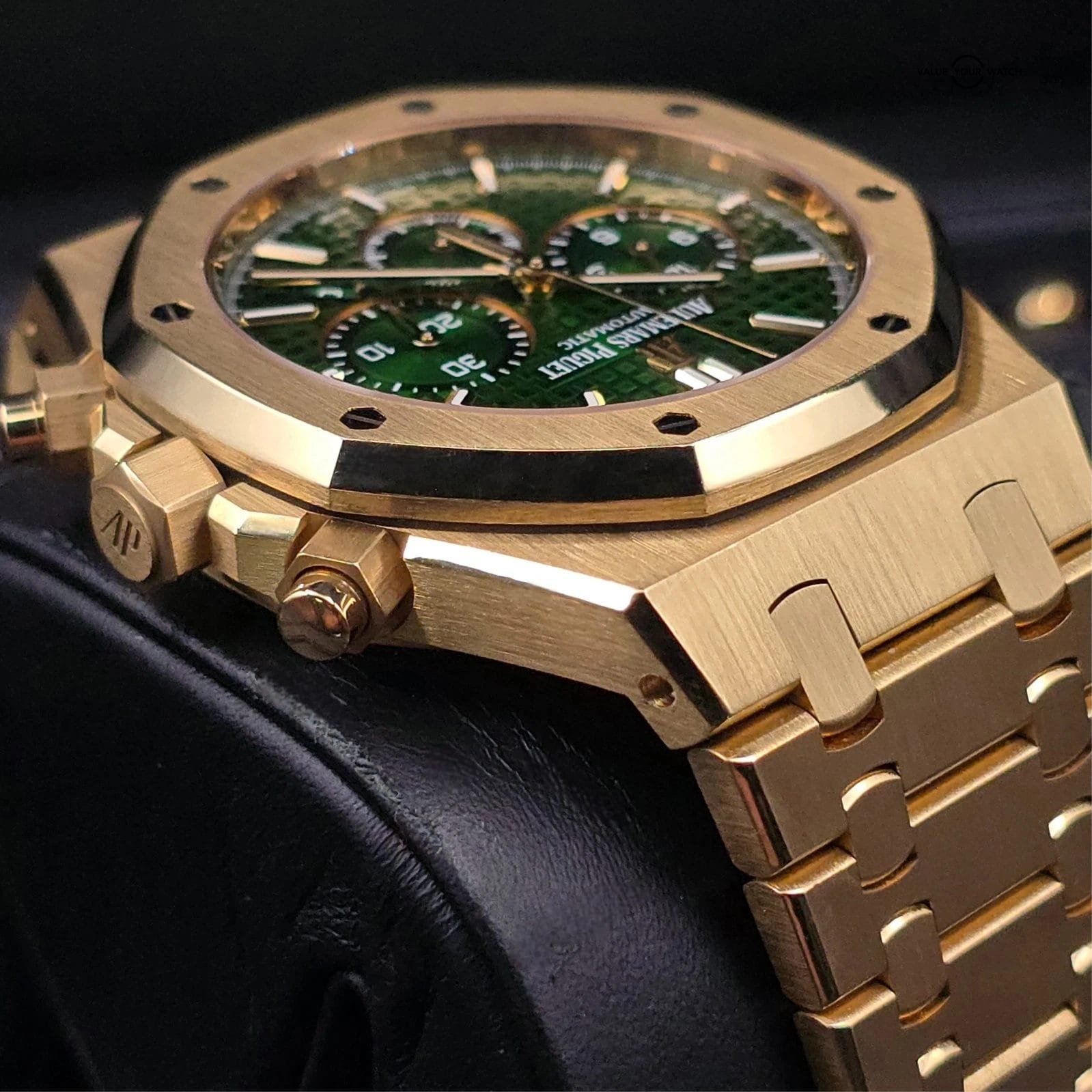 Audemars Piguet Royal Oak Chronograph, 1 of 125 Green dial in 18k Yellow Gold - Image 8