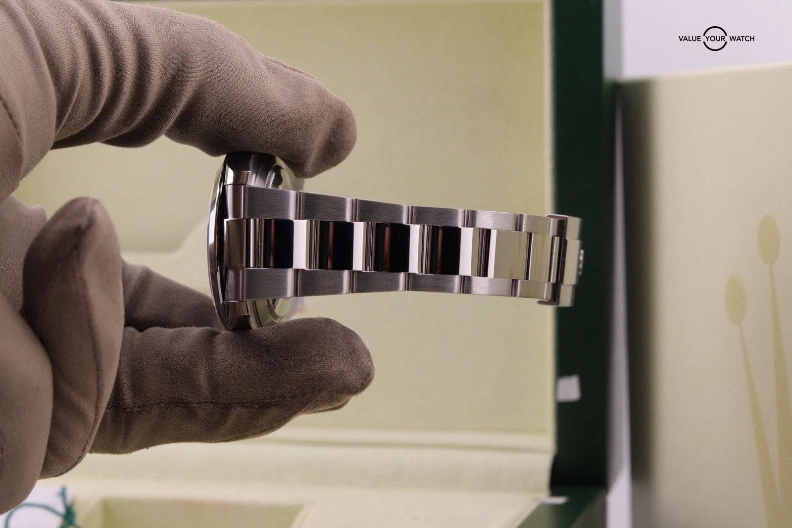 Rolex Datejust 41 | ref. 126300 | Blue Dial Oyster Bracelet with Silver Bezel - Image 3