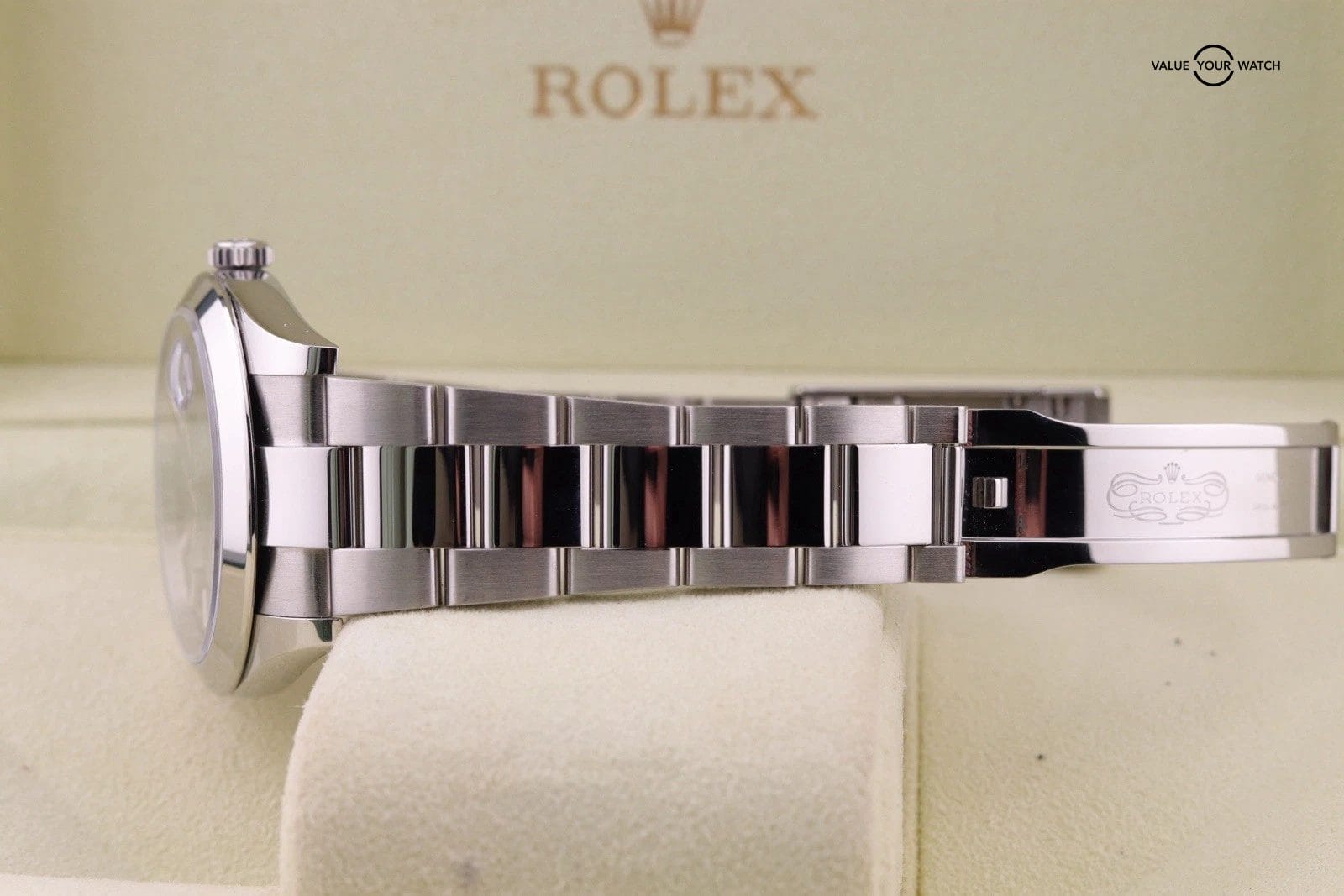 Rolex Datejust 41 | ref. 126300 | Blue Dial Oyster Bracelet with Silver Bezel - Image 9