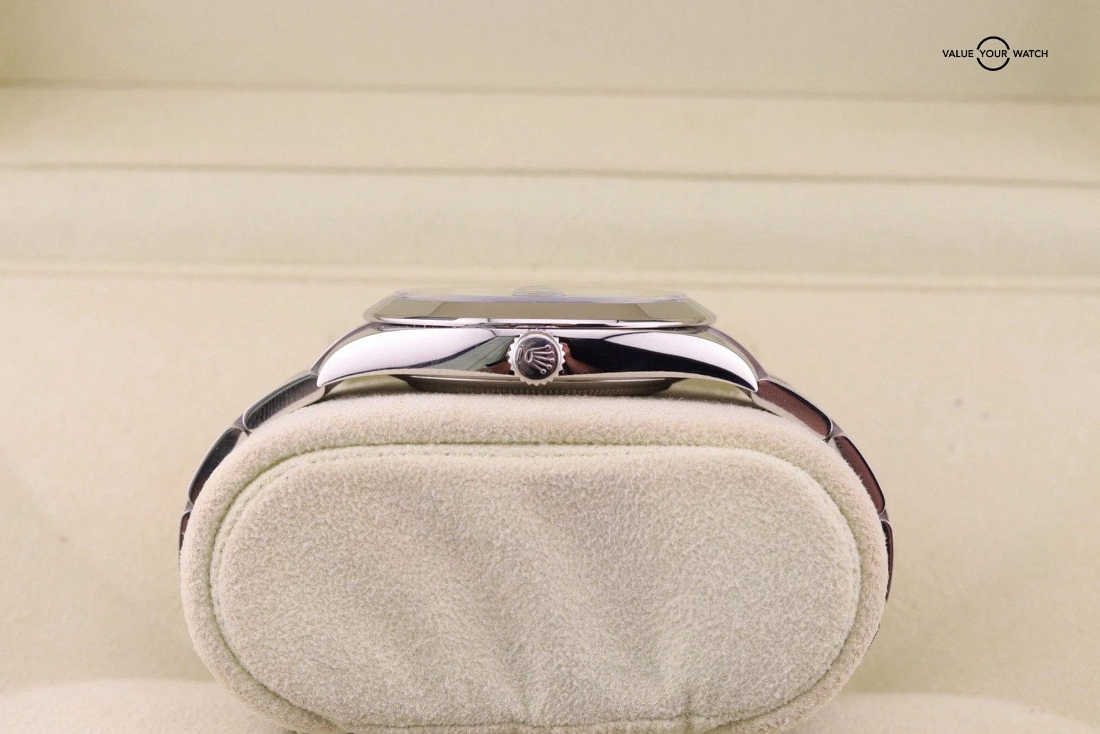 Rolex Datejust 41 | ref. 126300 | Blue Dial Oyster Bracelet with Silver Bezel - Image 10