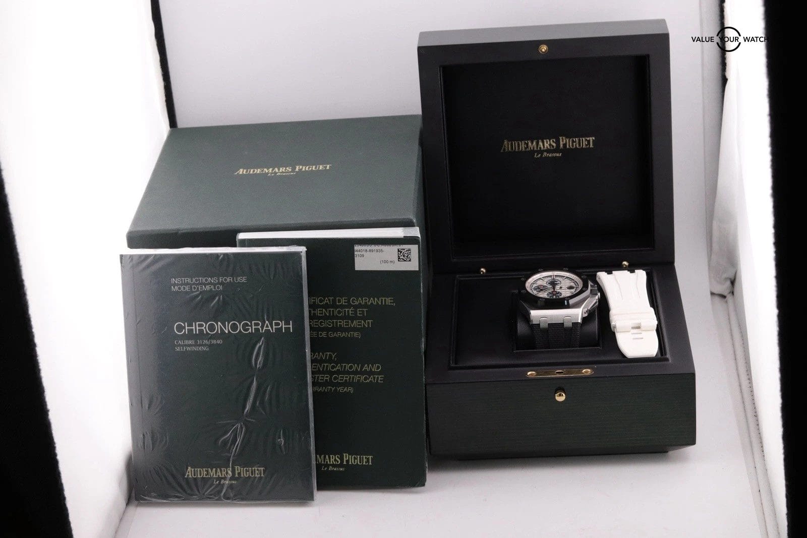 Audemars Piguet Royal Oak Offshore Chronograph Panda | ref. 26400SO | 2015 Set - Image 13