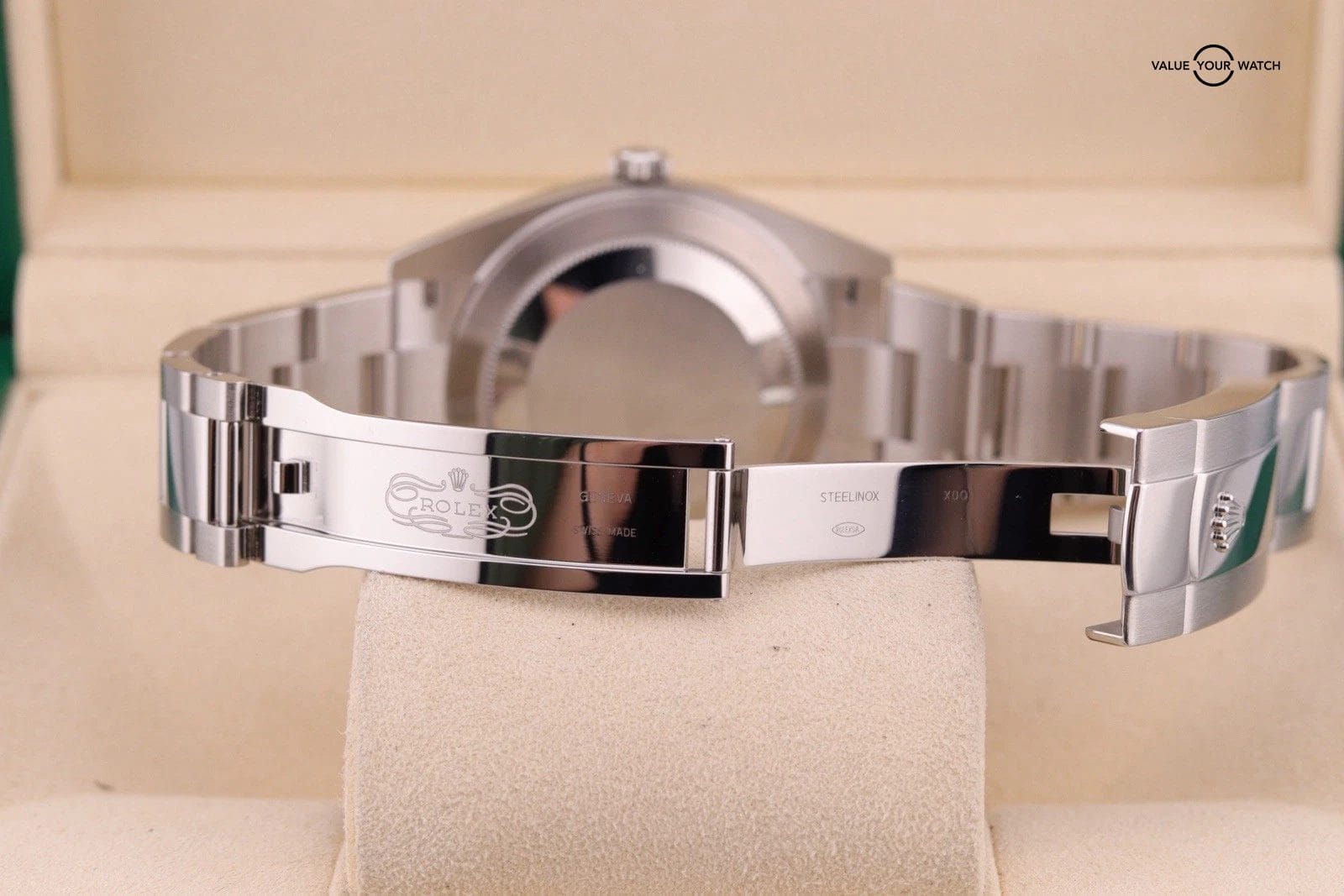 2025 Rolex Datejust 41 mm 126334 Mint Green Oyster Bracelet Fluted Bezel - Image 8