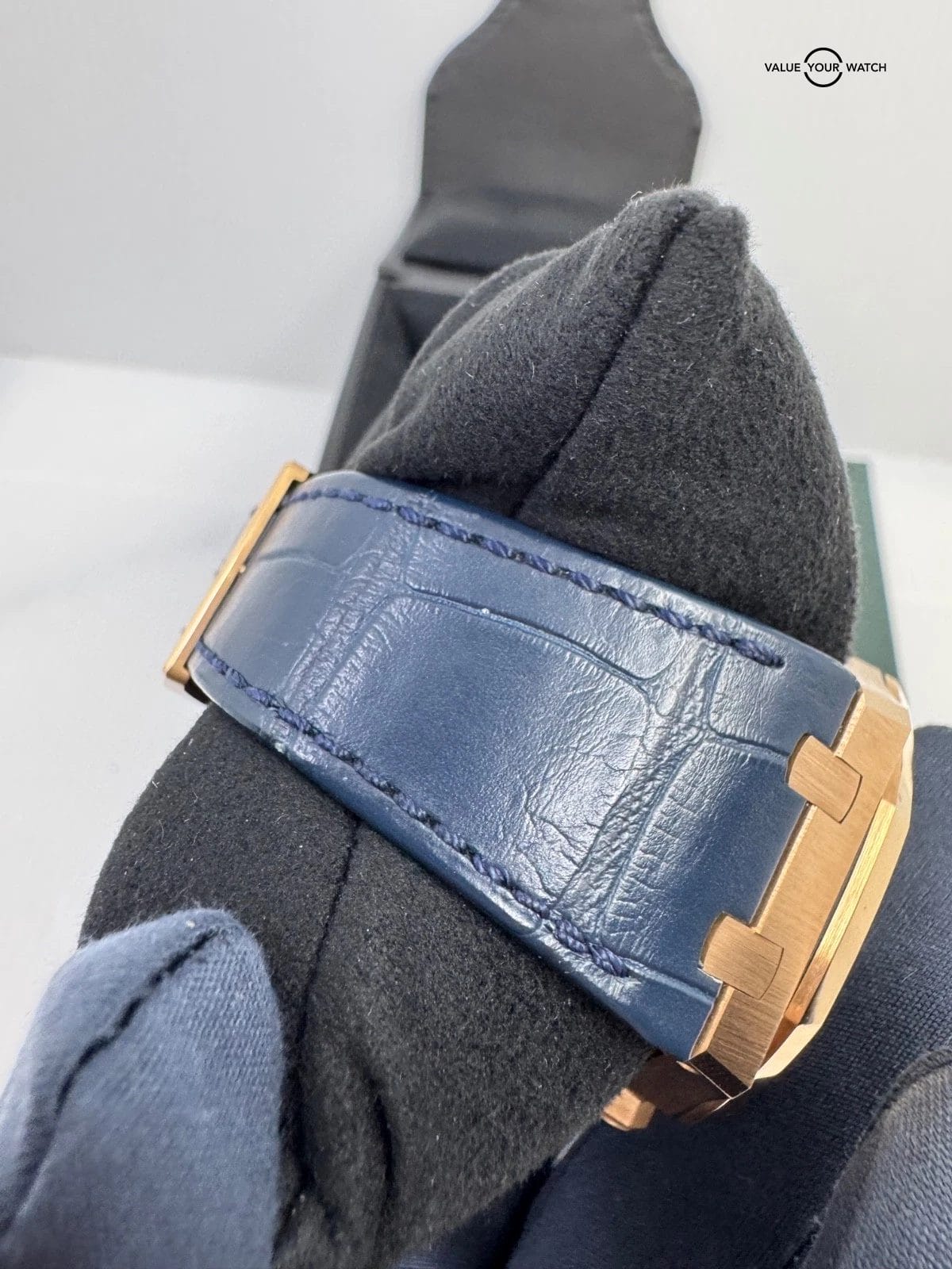 2023 PAPERS 18k Rose Gold Blue Dial 41mm Leather Strap Royal Oak Selfwinding - Image 5
