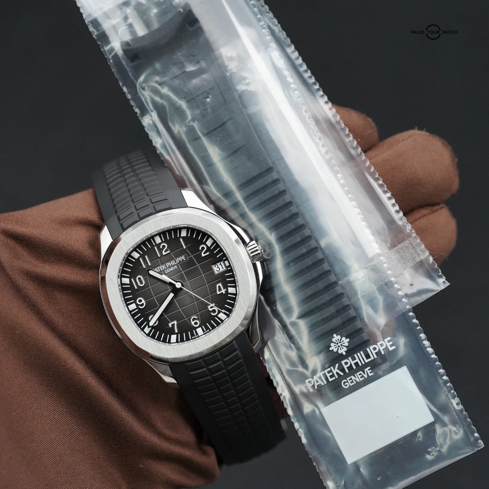 Patek Philippe Aquanaut 40mm - Black Dial 5167A - NEW Extra Strap, 2021 Complete - Image 2