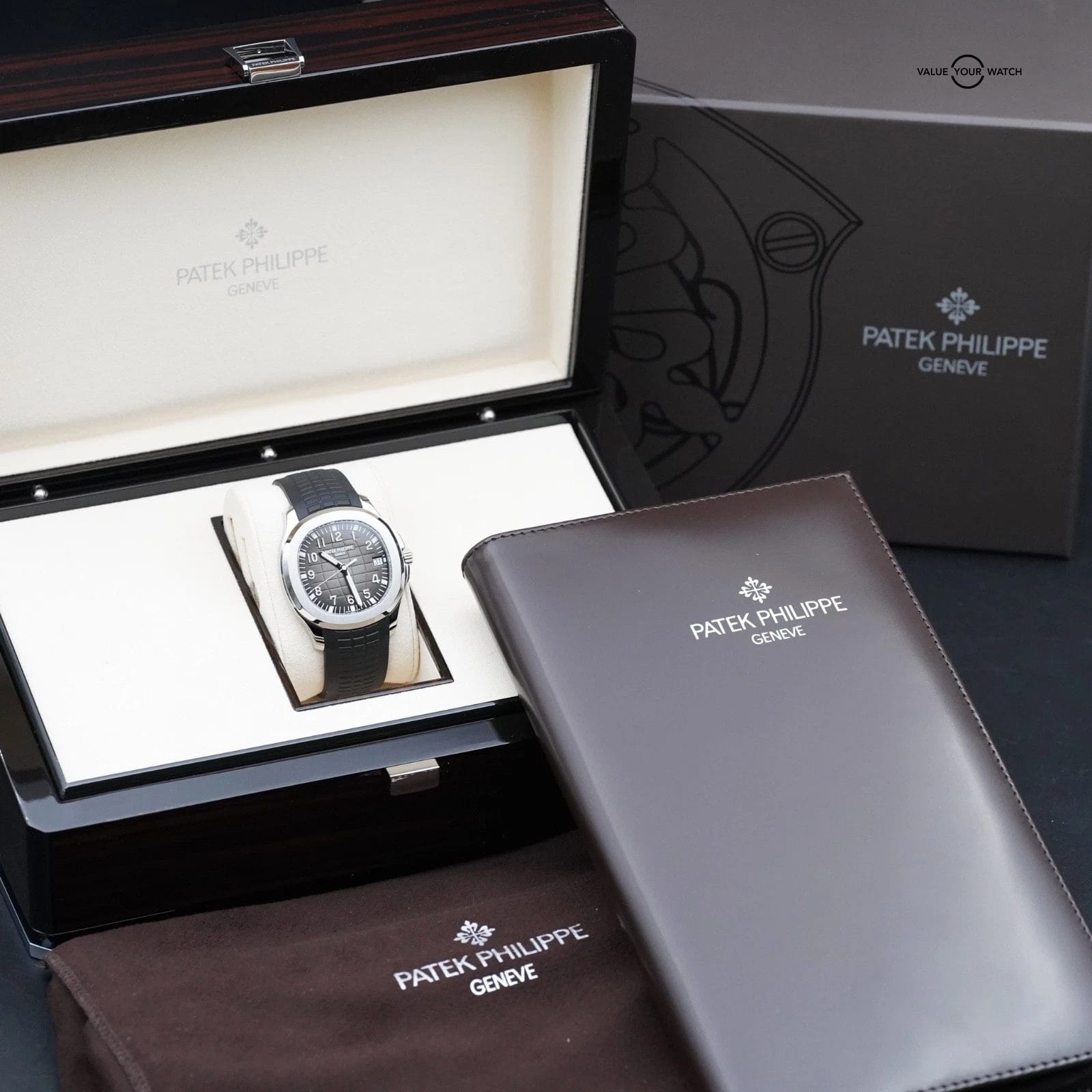 Patek Philippe Aquanaut 40mm - Black Dial 5167A - NEW Extra Strap, 2021 Complete - Image 4