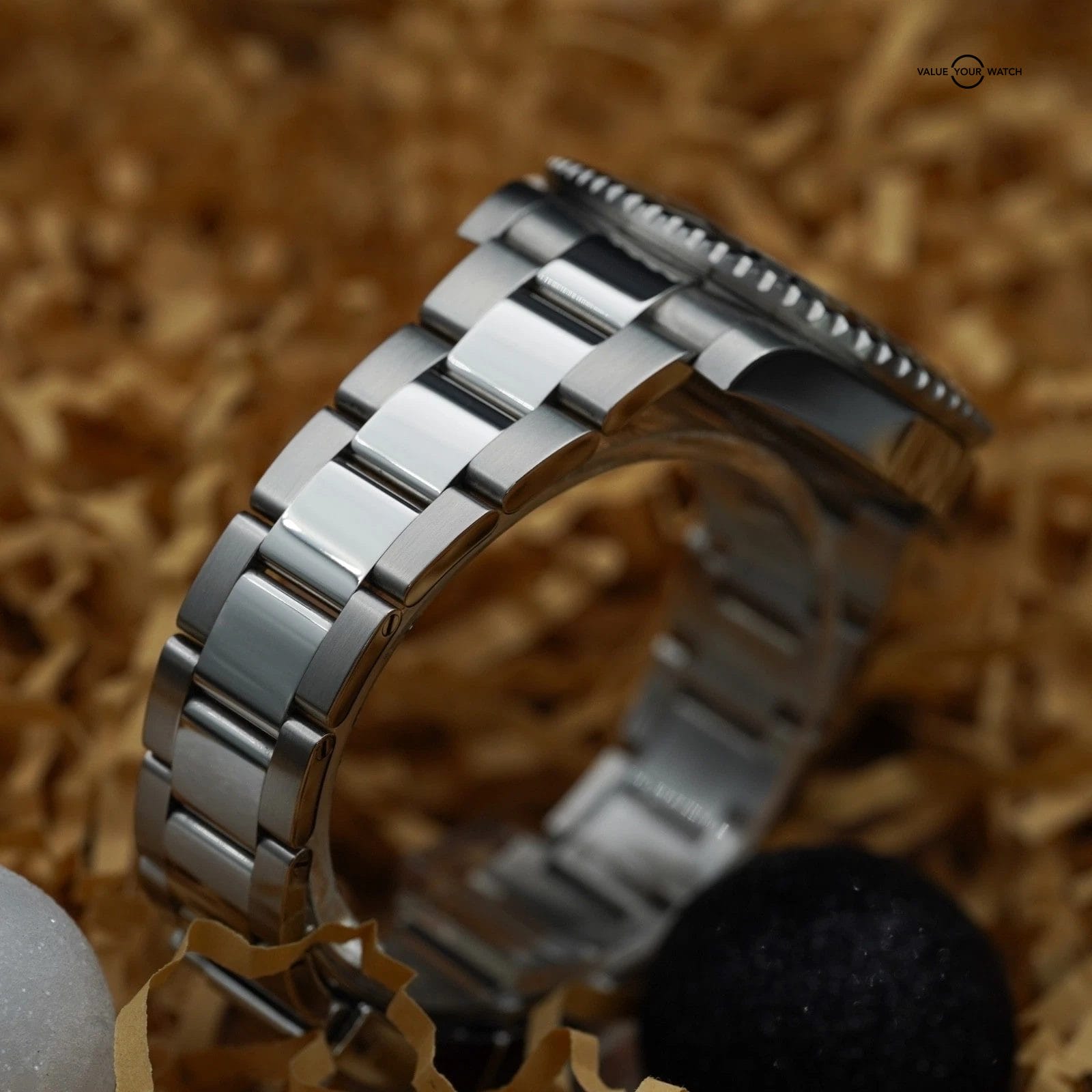 Rolex GMT-Master II - 116710LN Black Bezel & Dial- Green Arrow, Complete Set - Image 8