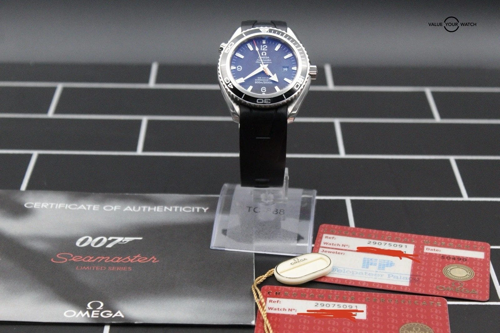 Omega Seamaster Planet Ocean 2907.50.91 Casino Royale 007 Limited Edition Diver - Image 2