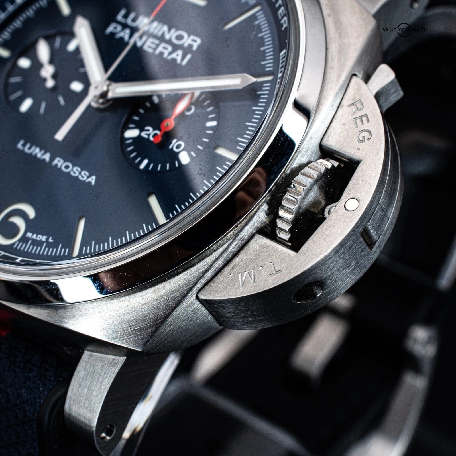 Panerai Luminor Chrono Luna Rossa 44mm, Ref. PAM01303 with B&P - Image 10