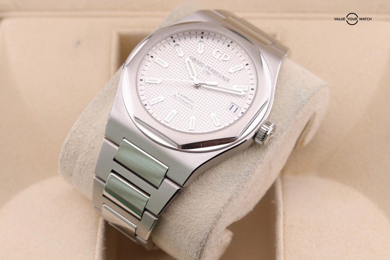 Girard-Perregaux Laureato 81010-11-131-11A White Dial 42MM Box & Paper - Image 11