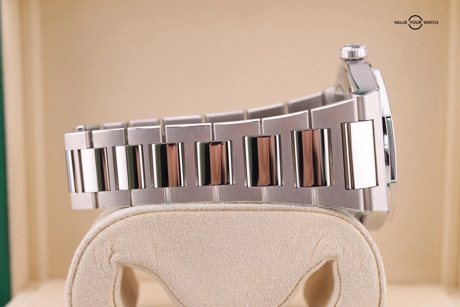 Girard-Perregaux Laureato 81010-11-131-11A White Dial 42MM Box & Paper - Image 13