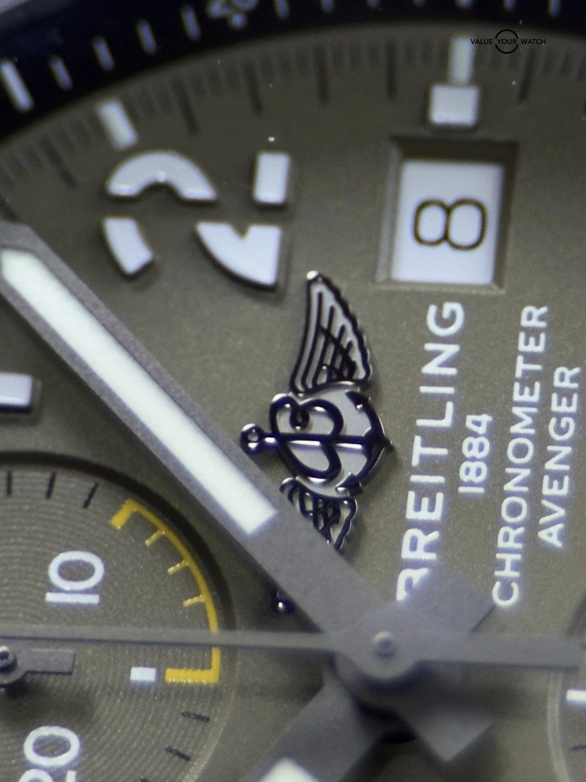 Breitling Avenger Chronograph 45 Night Mission V13317101L1X1 – Complete Set - Image 3