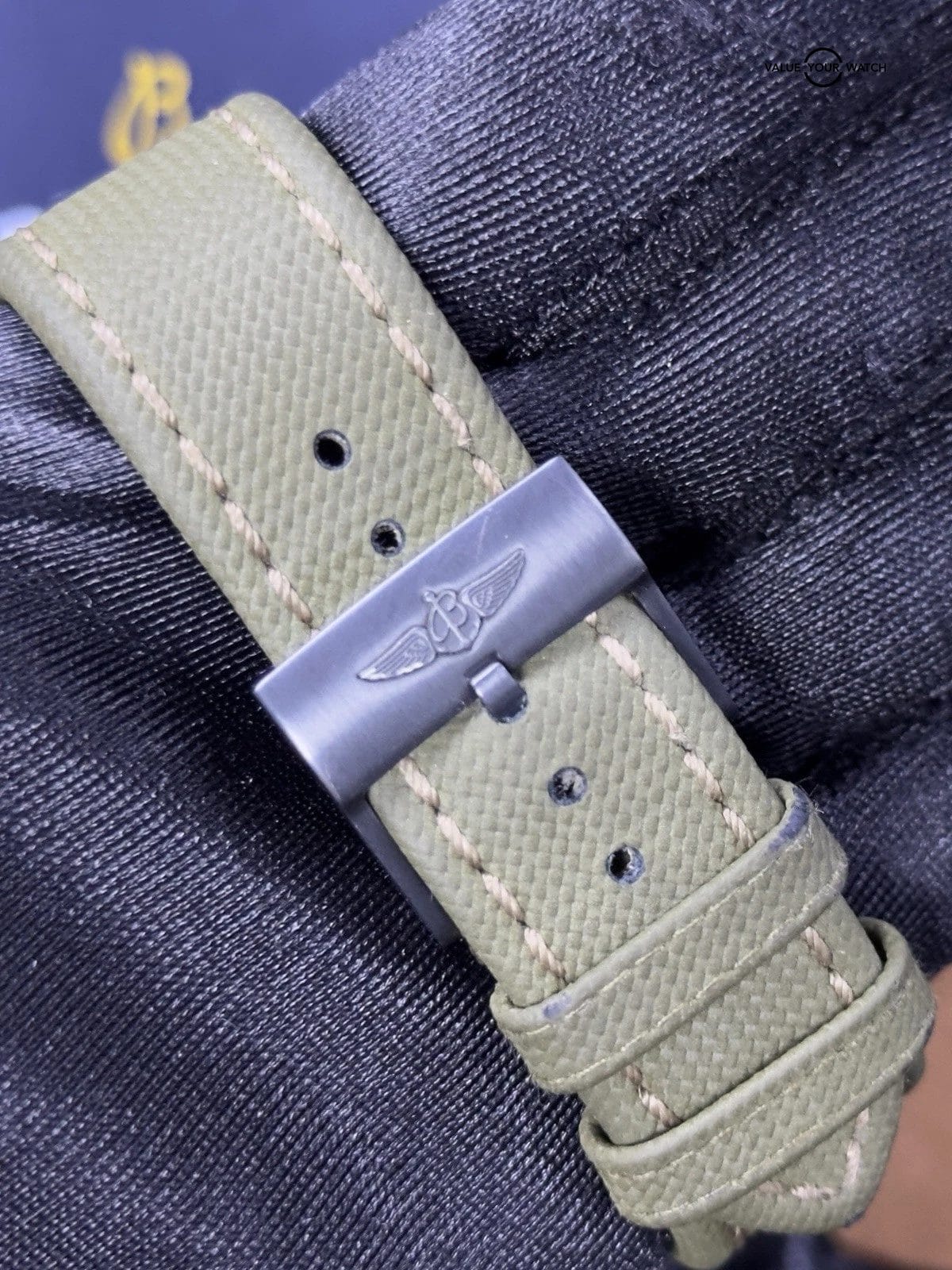 Breitling Avenger Chronograph 45 Night Mission V13317101L1X1 – Complete Set - Image 6