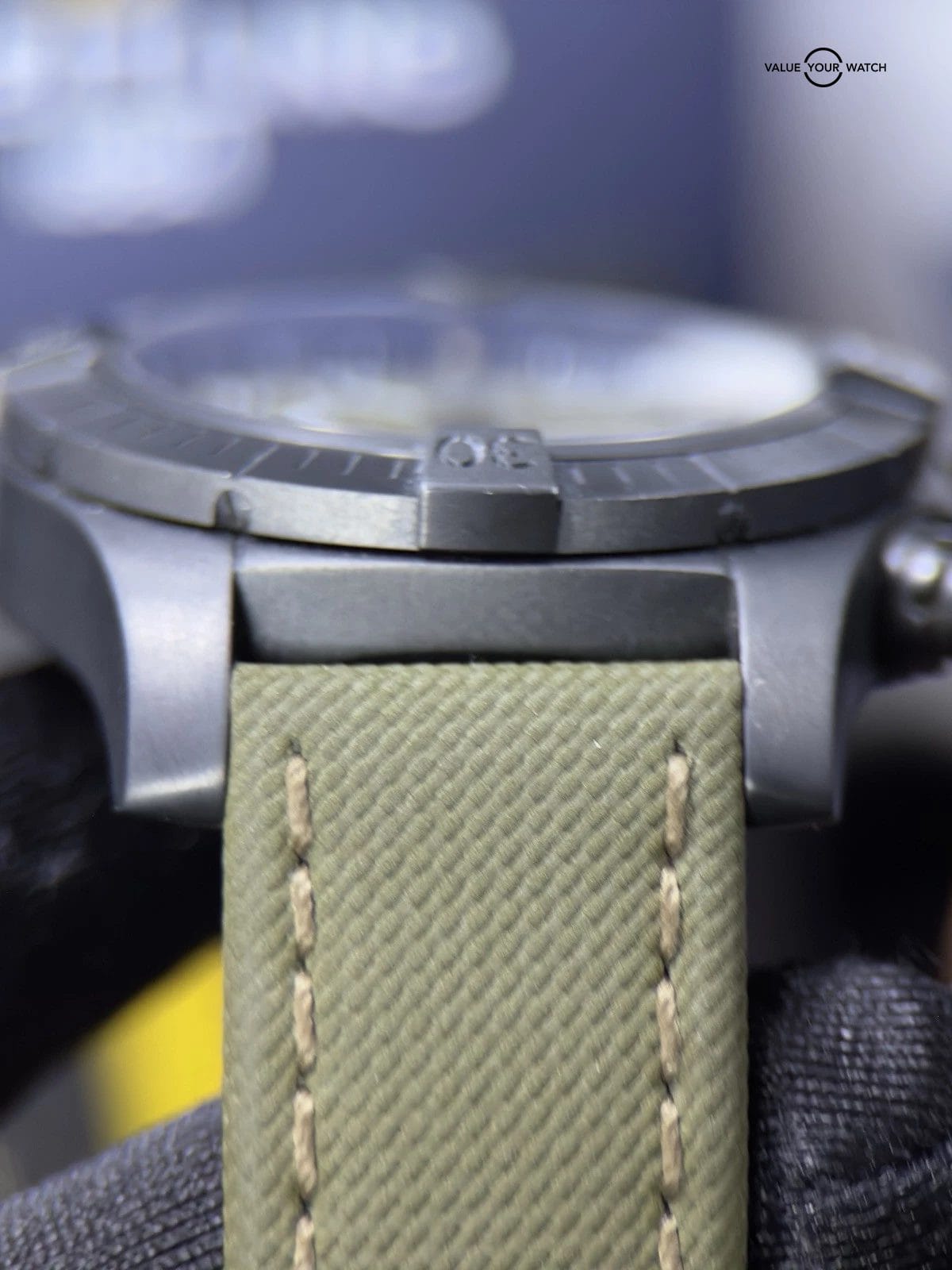 Breitling Avenger Chronograph 45 Night Mission V13317101L1X1 – Complete Set - Image 9