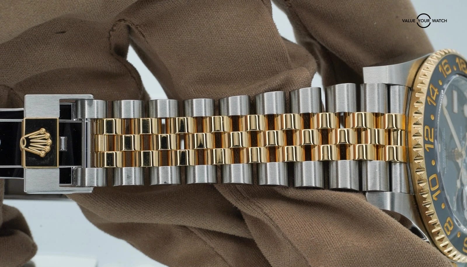 Rolex GMT Master II 126713GRNR 18K Yellow Gold Stainless Steel BOXES/PAPERS! - Image 9