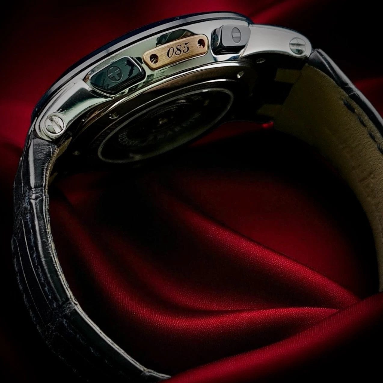 Ulysse Nardin Executive Dual Time UN 243-00/42 43mm, Blue Dial 18k Gold Accents - Image 7